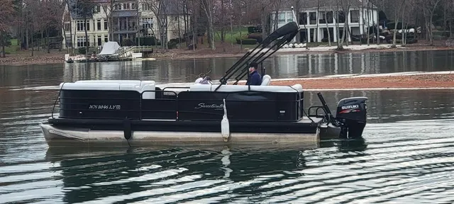 Rent a GODFREY MARINE pontoon in Mooresville, NC near me