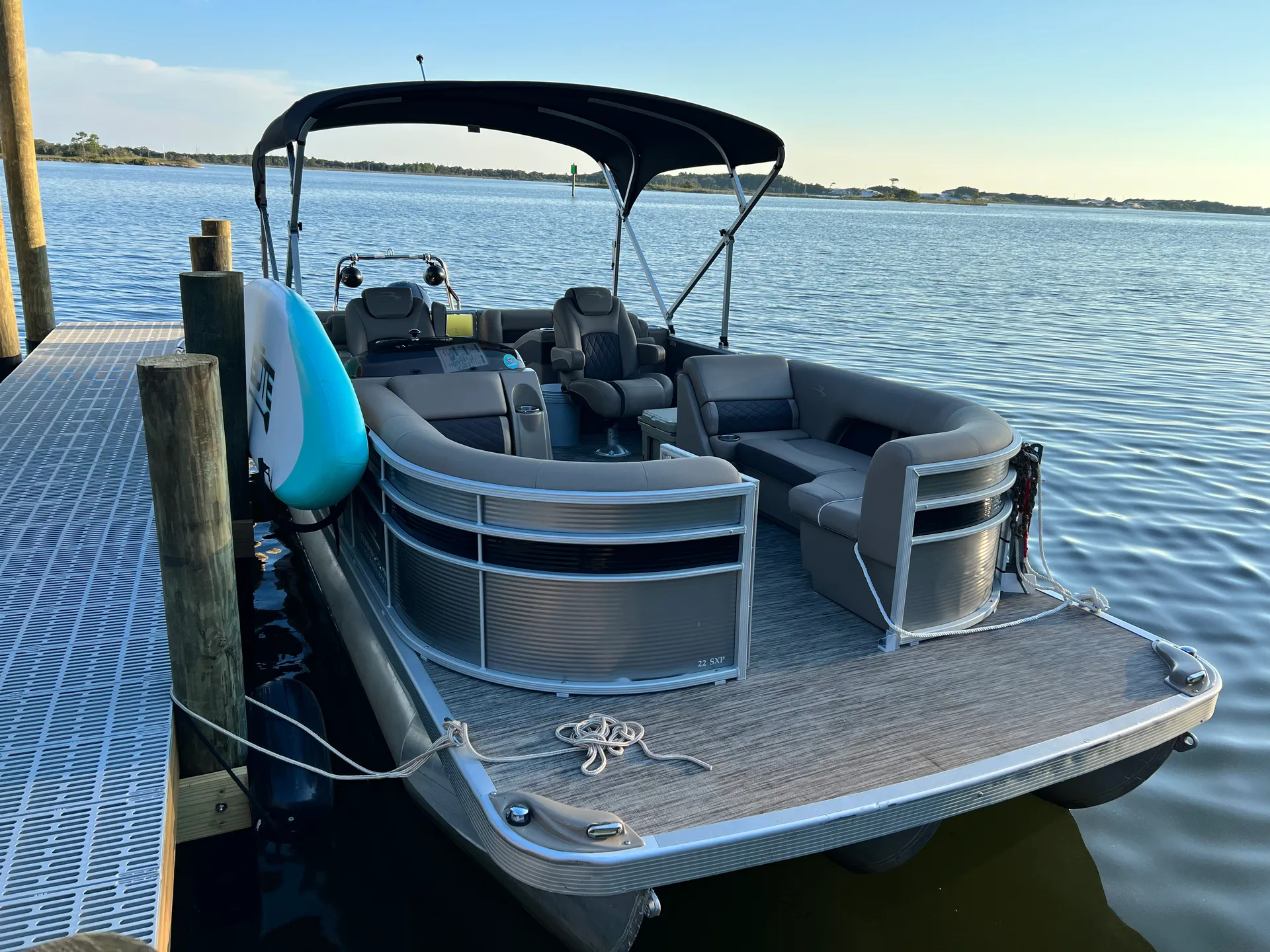 BENNINGTON MARINE 22 SSX in Destin, FL — photo 2