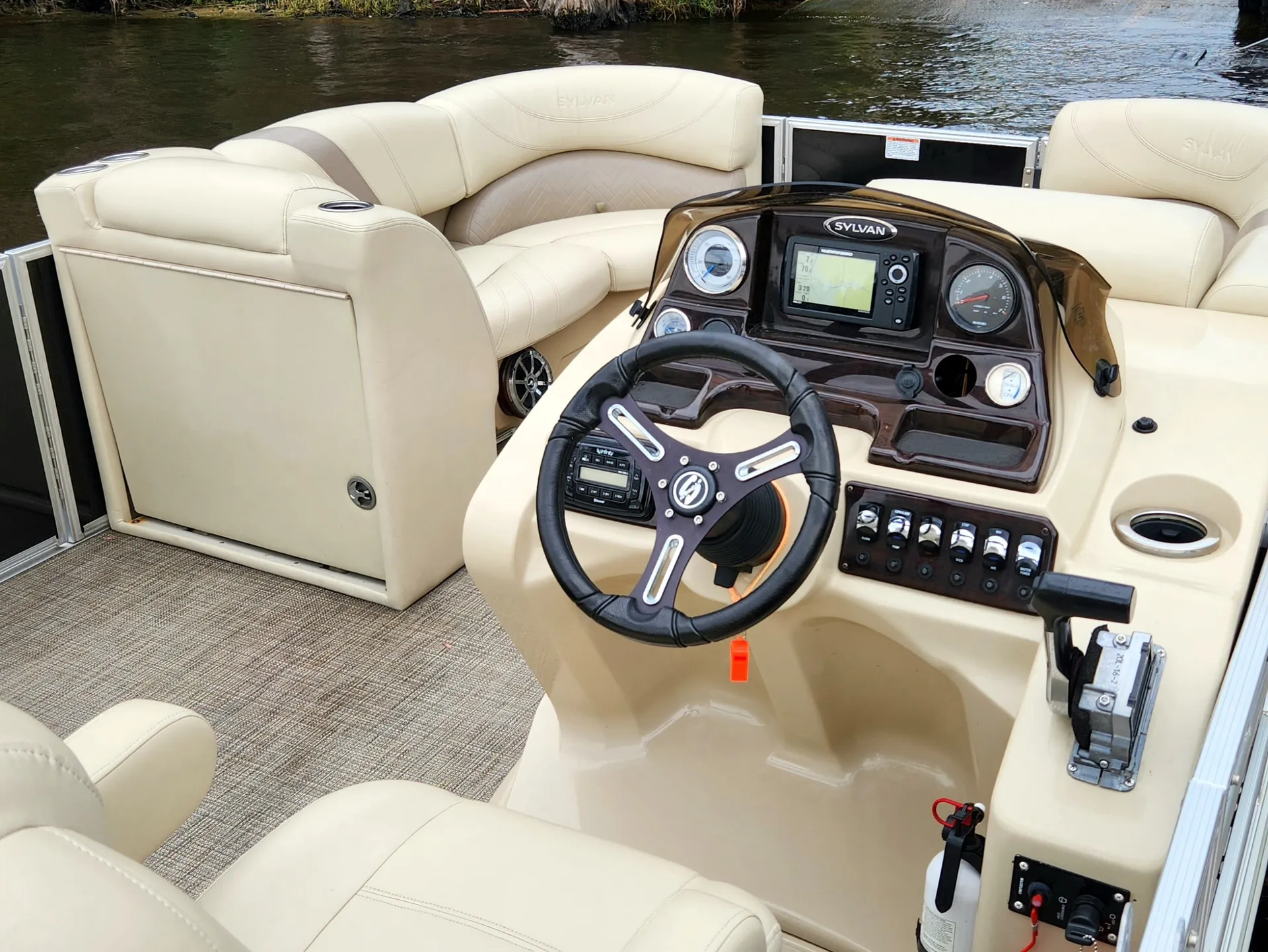 24ft Sylvan Tritoon 200hp of luxury and comfort+Tubing, 12ppl capacity