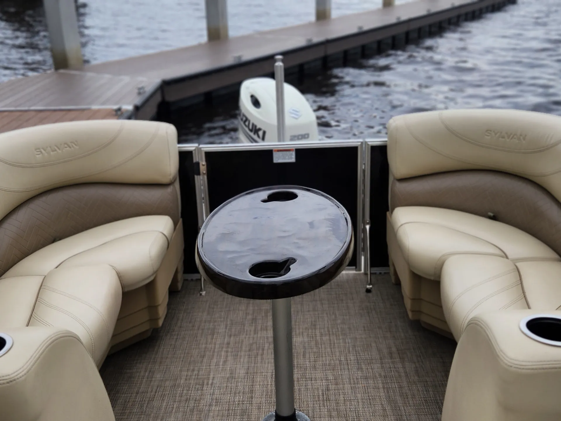 24ft Sylvan Tritoon 200hp of luxury and comfort+Tubing, 12ppl capacity