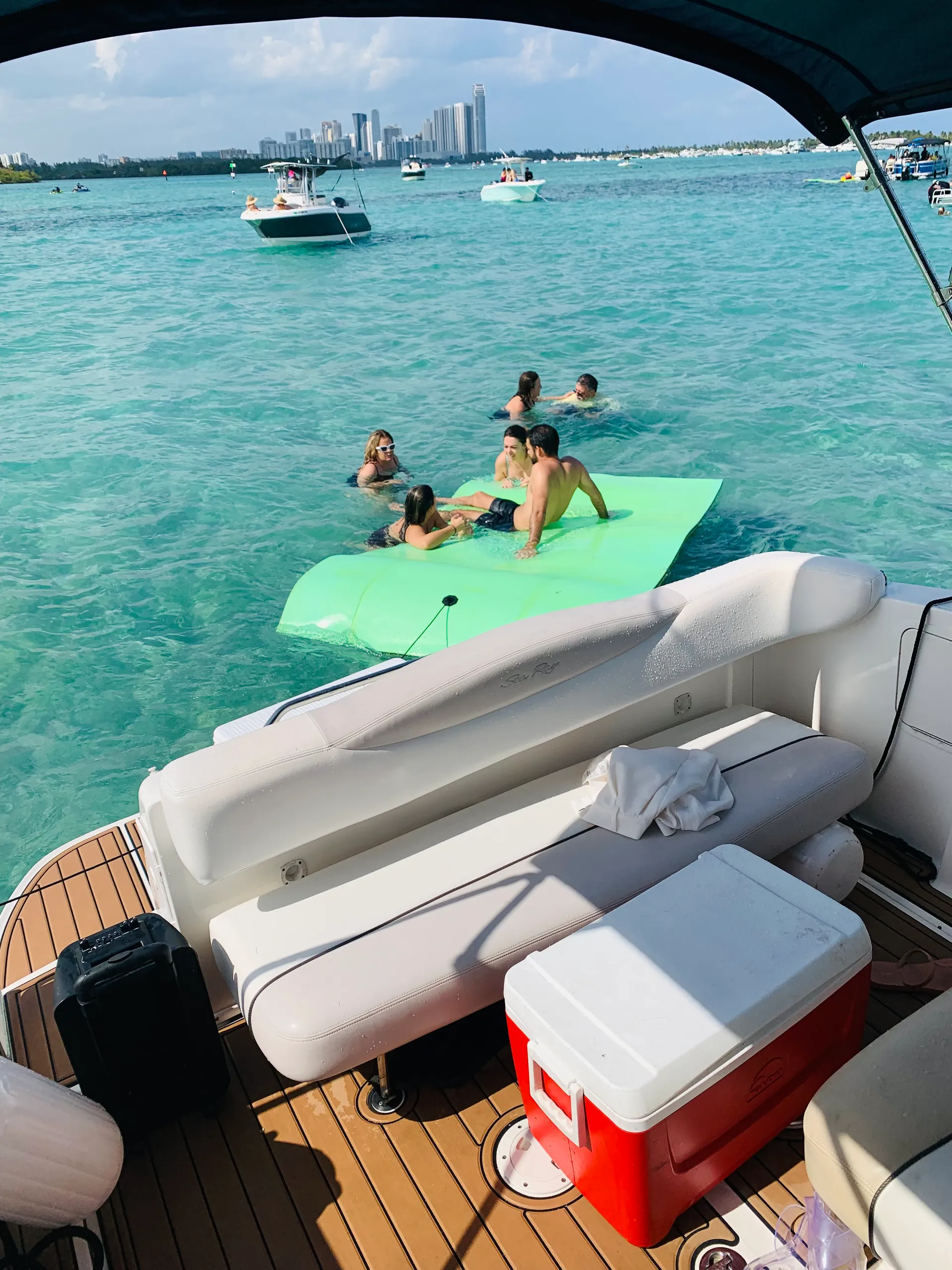 Sea Ray Boats 280 Sundancer in North Miami Beach, FL — photo 5