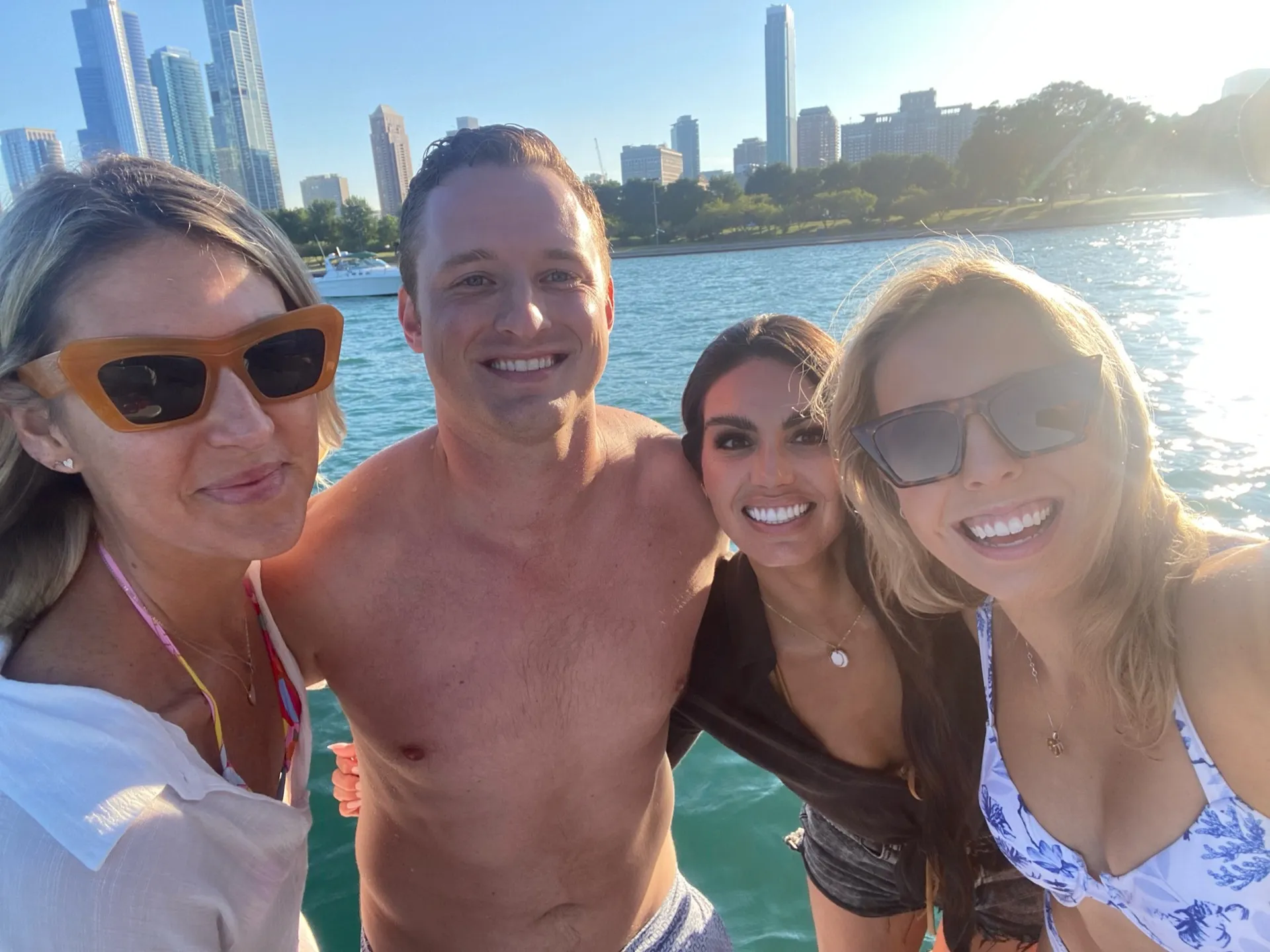 Cruisers Yachts 3375 Esprit in Chicago, IL — photo 6