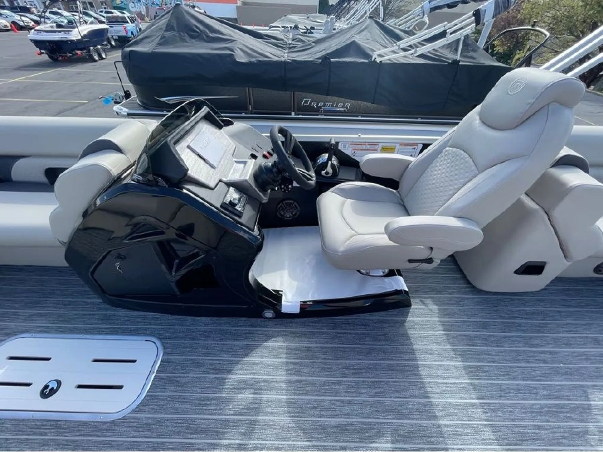 2022 Premier Sunsation Yamaha 150 engine