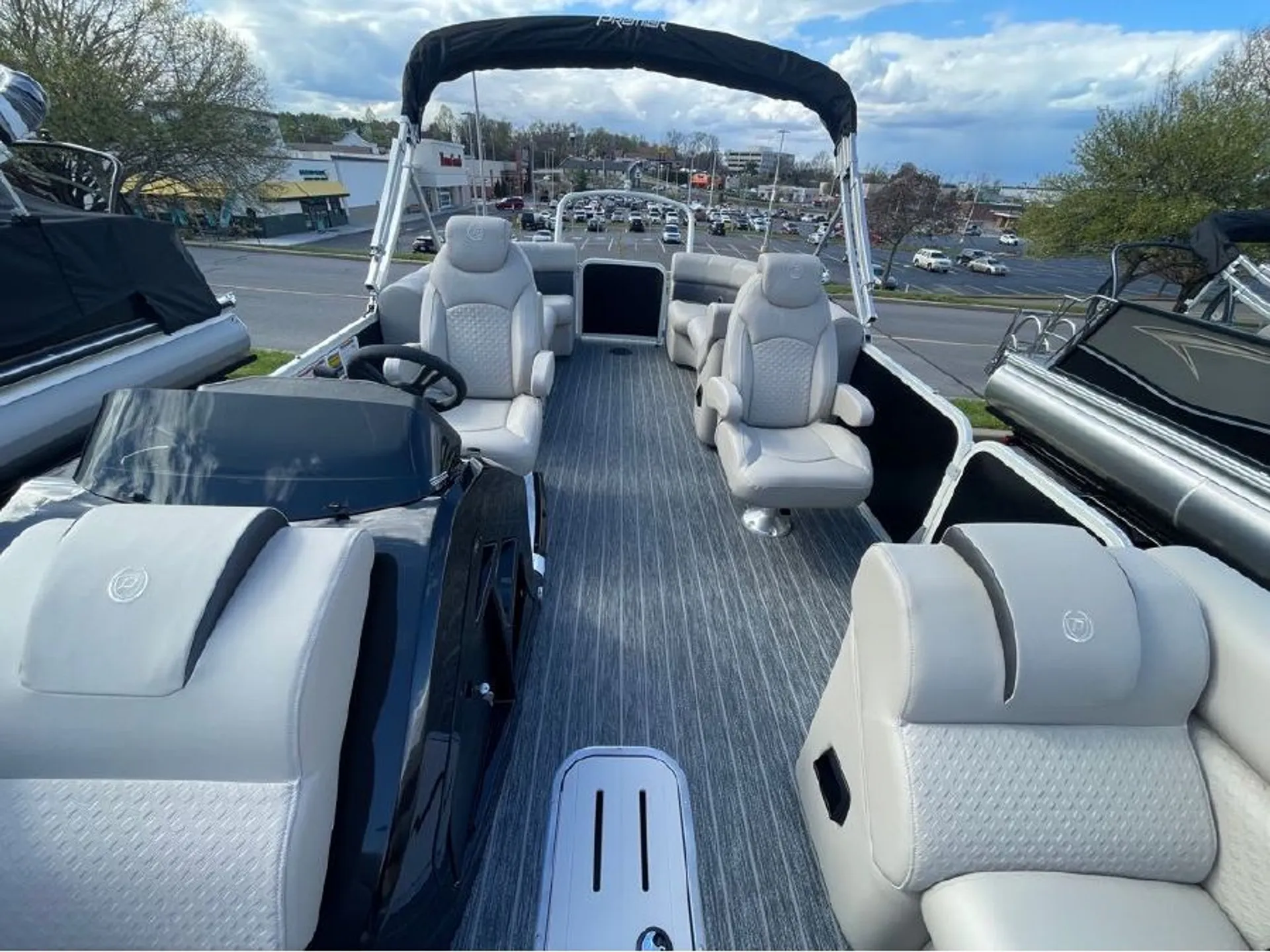 2022 Premier Sunsation Yamaha 150 engine