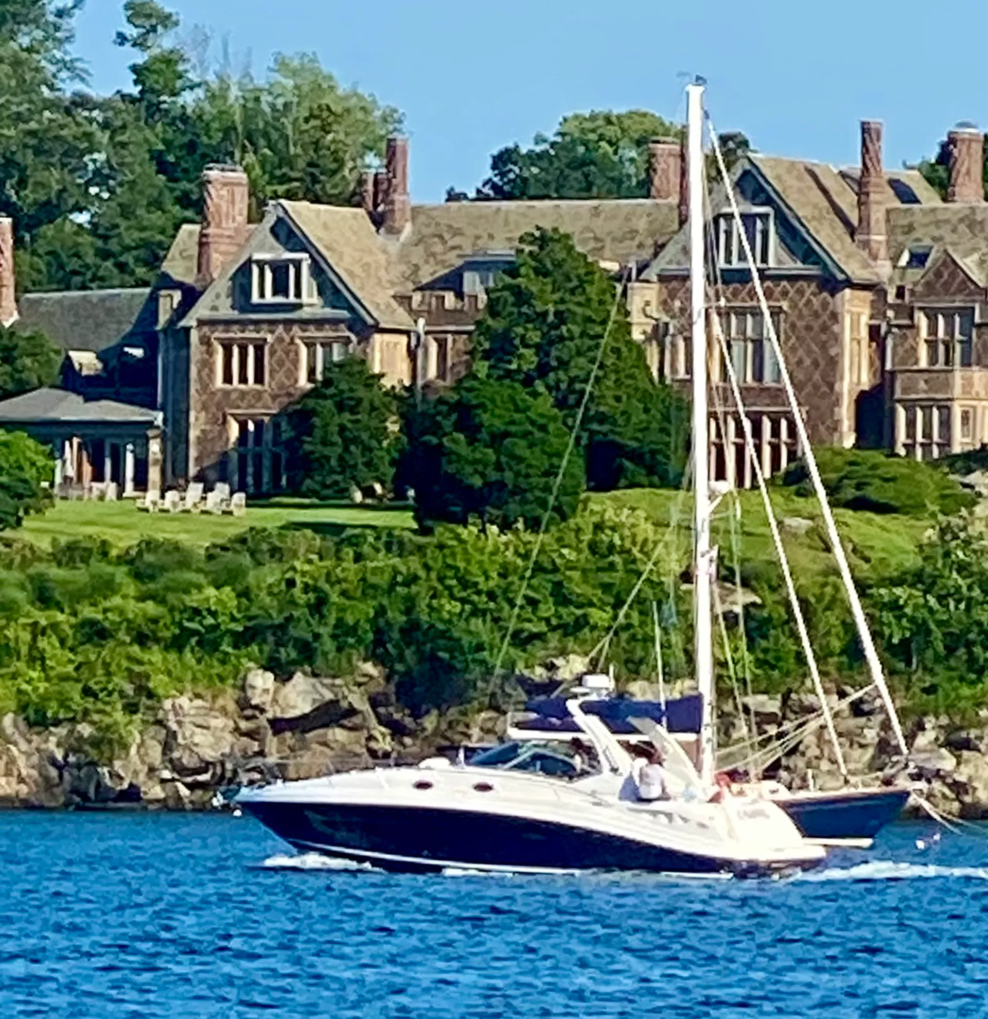 Sea Ray Boats 340 Sundancer in Newport, RI — photo 9