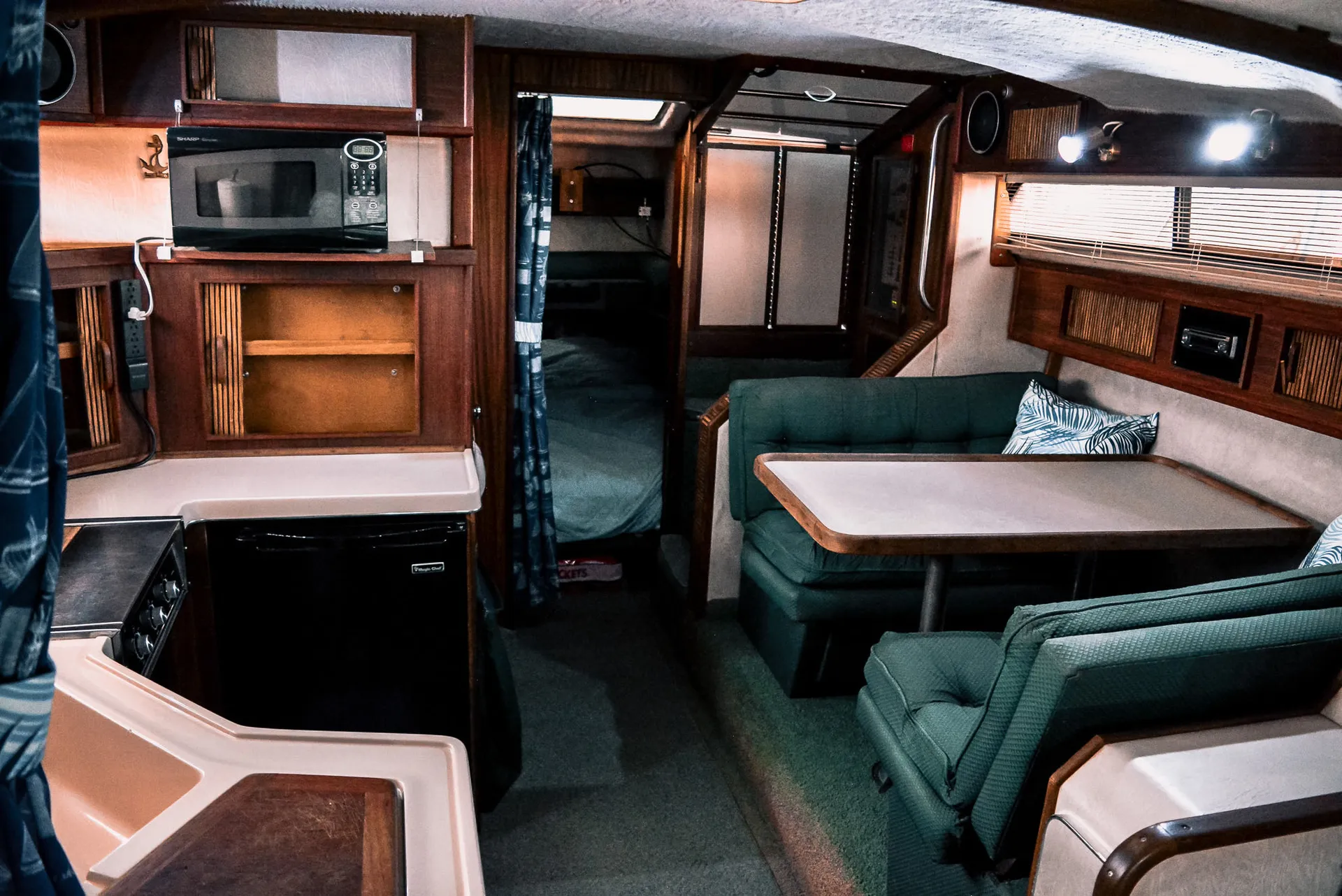 Sea Ray Boats 340 Sundancer in Austin, TX — photo 10