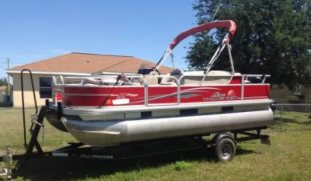 Rent a SUN TRACKER BY TRACKER MARINE pontoon in Hawthorne, FL near me