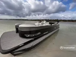 30’ 250hp Custom Party Barge. Free add on 15’ Lilly pad, cooler w Ice 