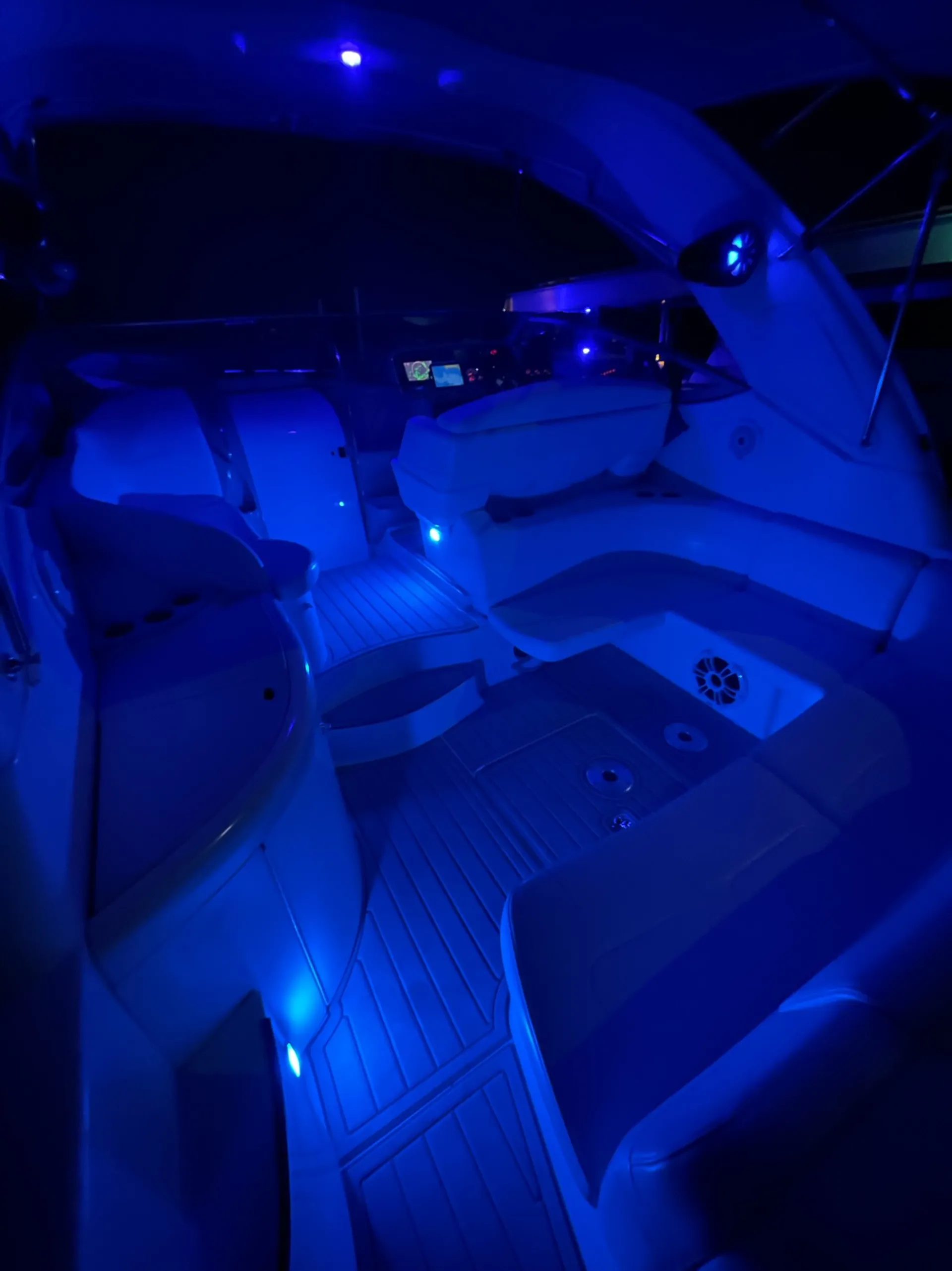 Formula by Thunderbird 37 Performance Cruiser in Edgewater, MD — photo 10