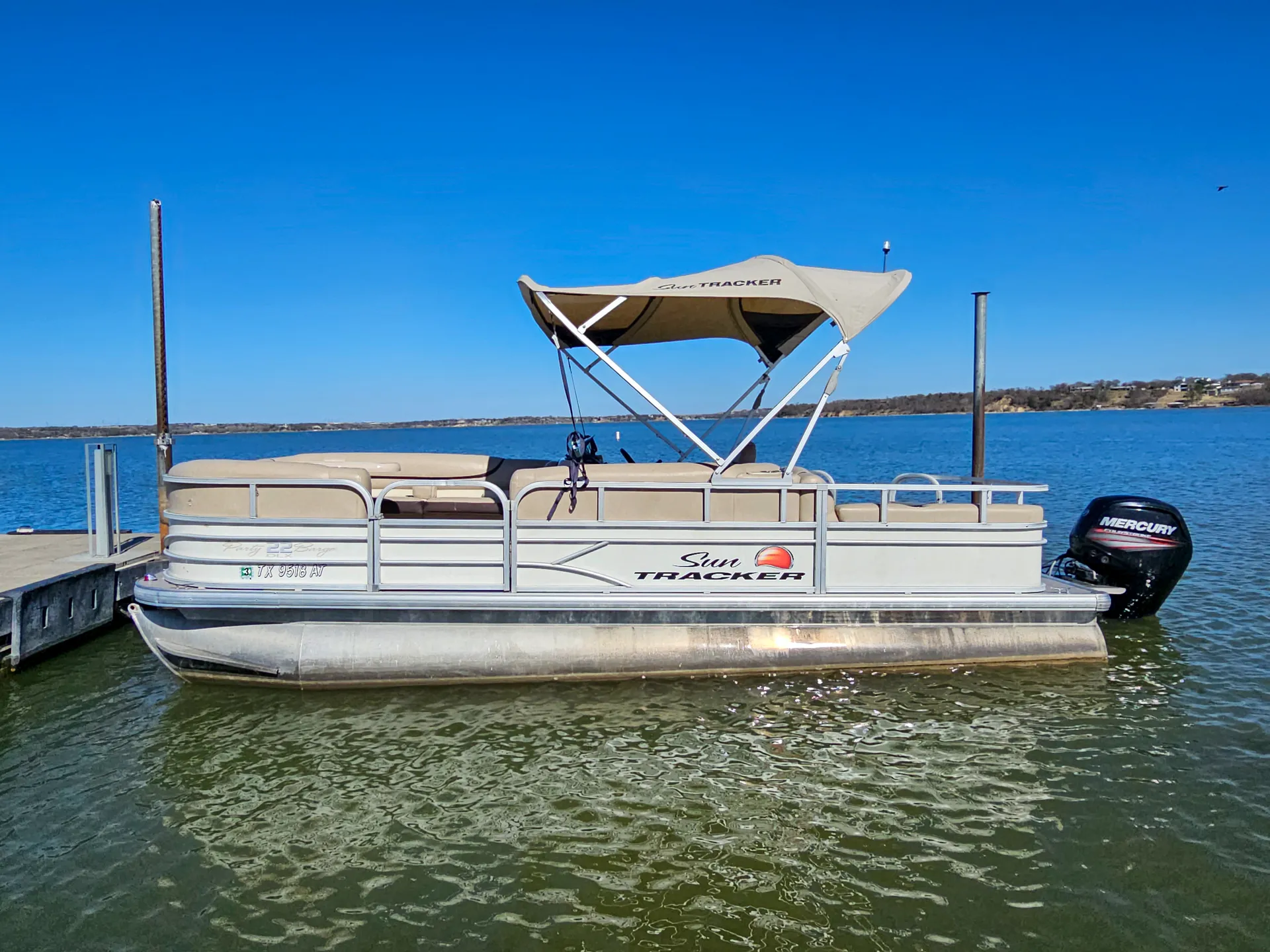 Sun Tracker by Tracker Marine Party Barge 22 XP3 w/150ELPT 4-S in Fort Worth, TX — photo 2