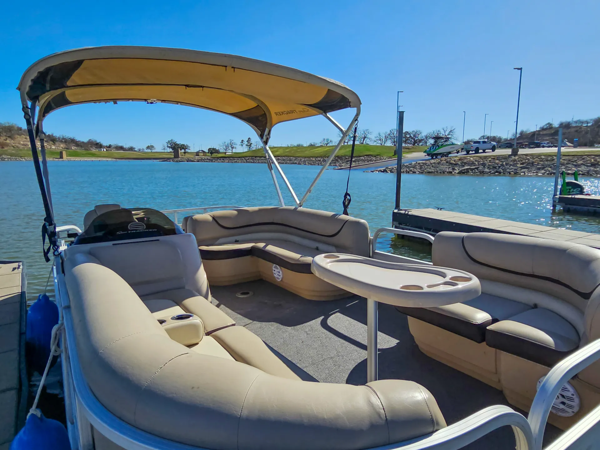 Sun Tracker by Tracker Marine Party Barge 22 XP3 w/150ELPT 4-S in Fort Worth, TX — photo 9