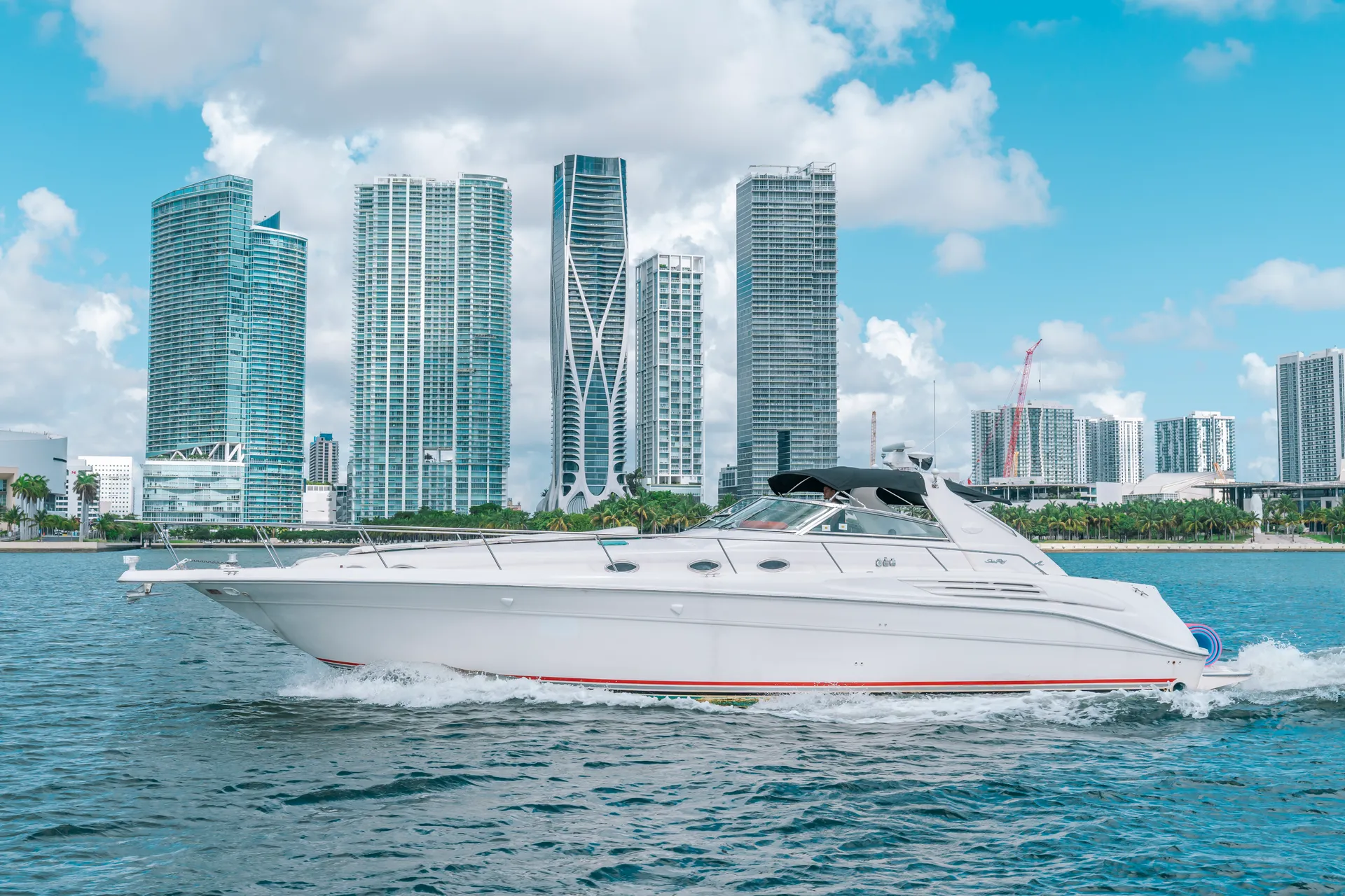 Sea Ray Boats 460 Sundancer in Miami, FL — photo 2