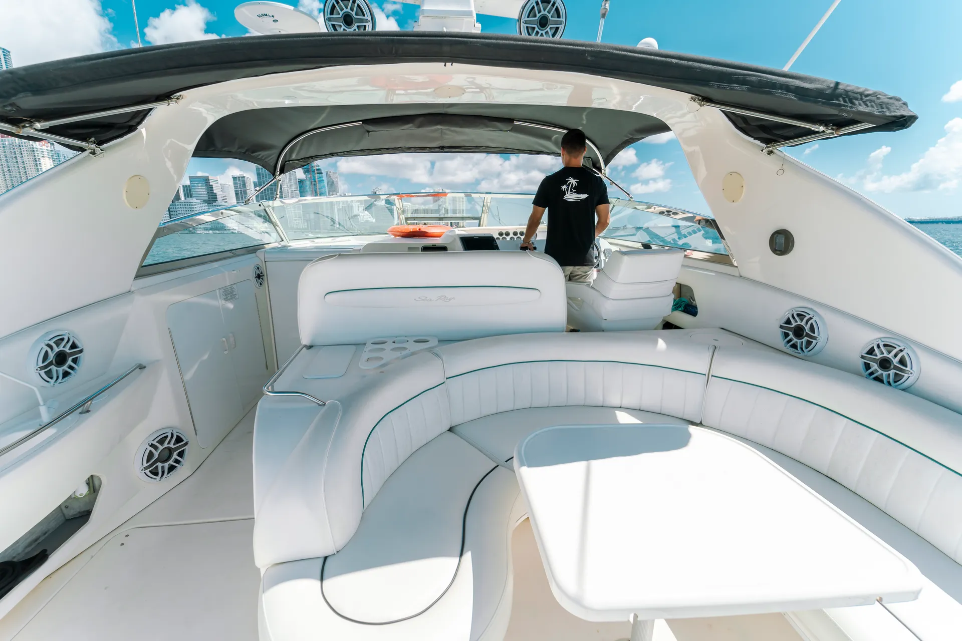 Sea Ray Boats 460 Sundancer in Miami, FL — photo 9