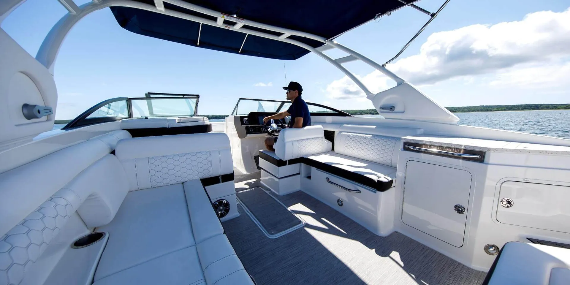 SEA RAY BOATS SDX 290 OB in Sag Harbor, NY — photo 7