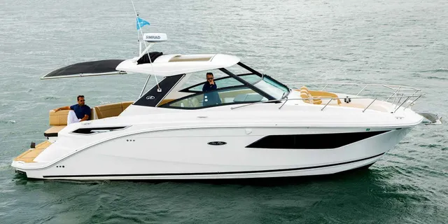 Rent a Sea Ray Boats cruiser in Sag Harbor, NY near me