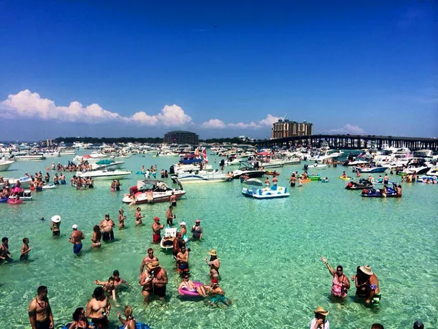 Rent a Sylvan Marine pontoon in Destin, FL near me