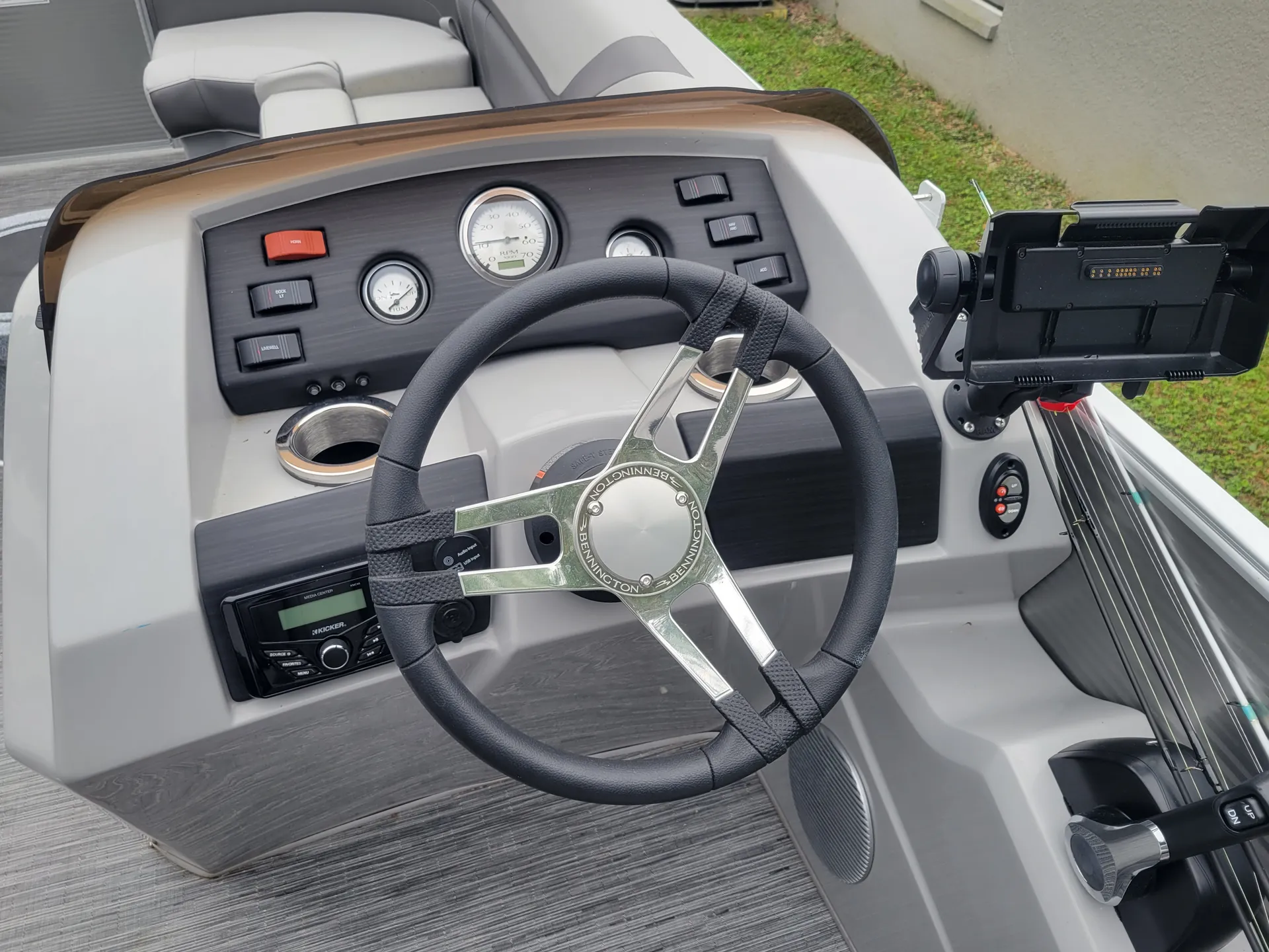 BENNINGTON MARINE 20 SSX in Inverness, FL — photo 5