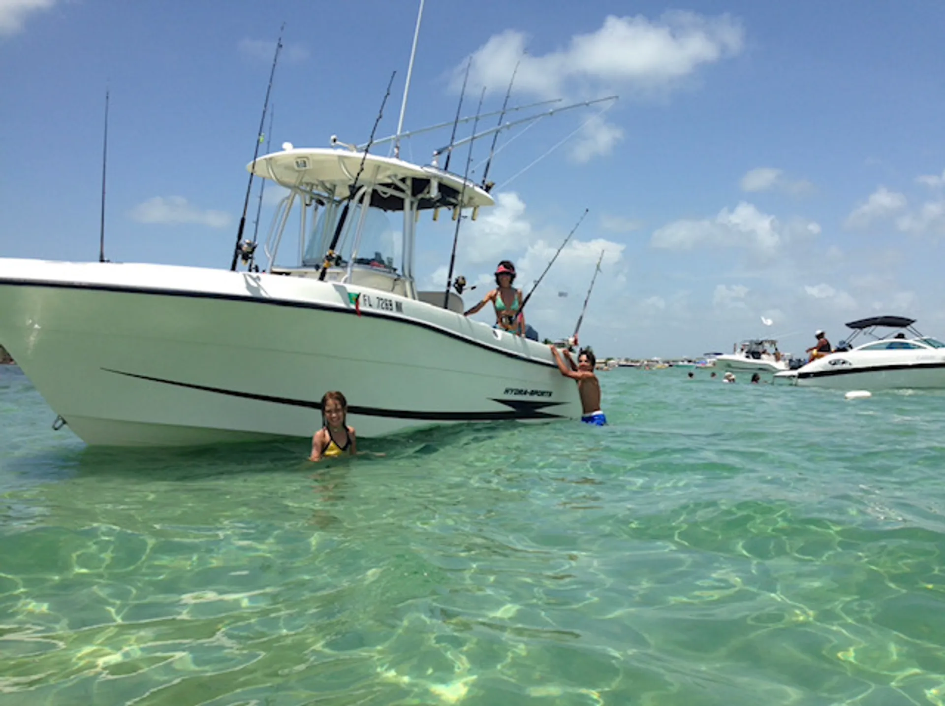 Hydrasports Boats 2200 Vector CC w/F250 TX in Coral Gables, FL — photo 2