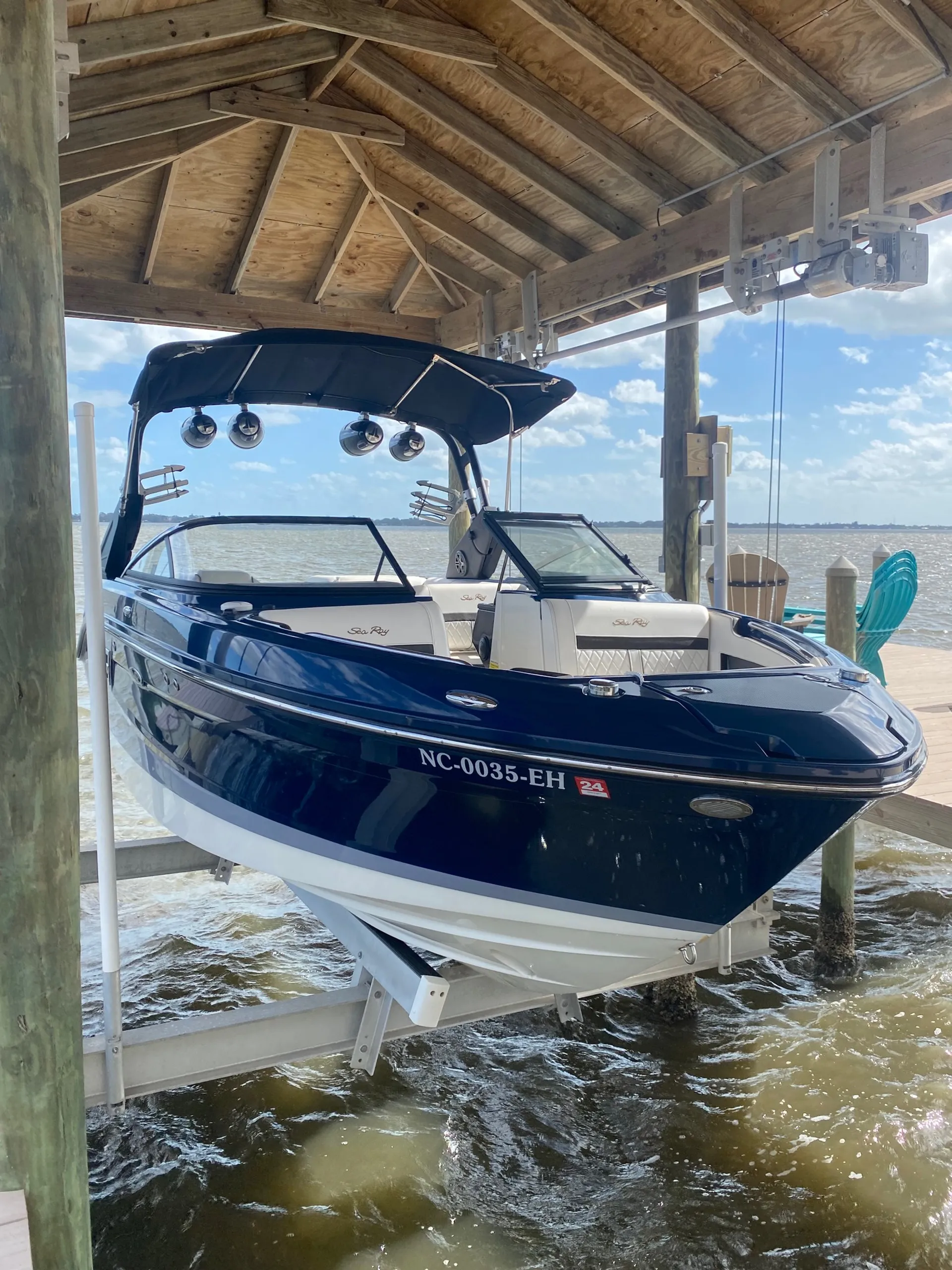 SEA RAY BOATS 230 SLX W/TRLR in Melbourne, FL — photo 3