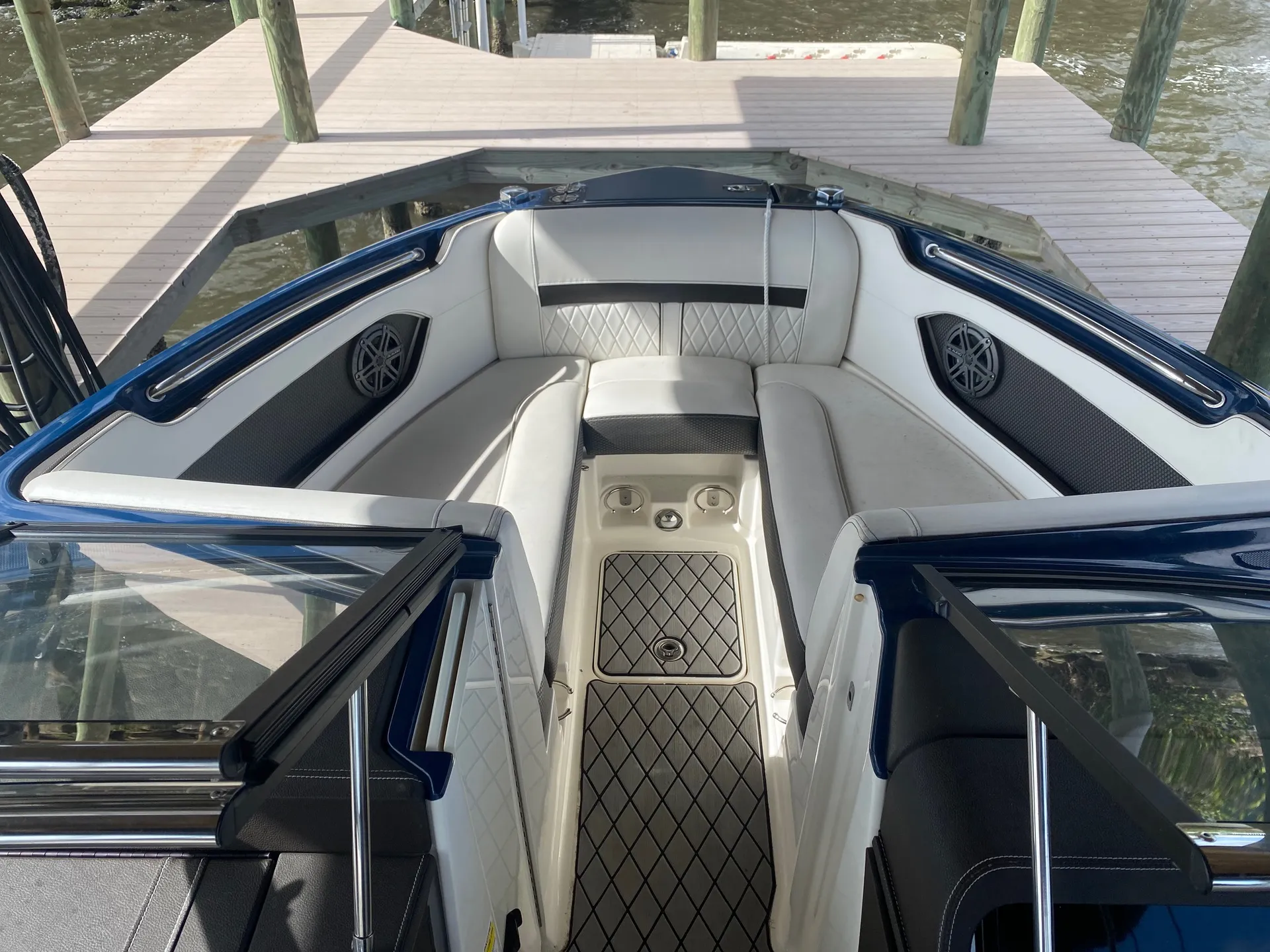SEA RAY BOATS 230 SLX W/TRLR in Melbourne, FL — photo 6