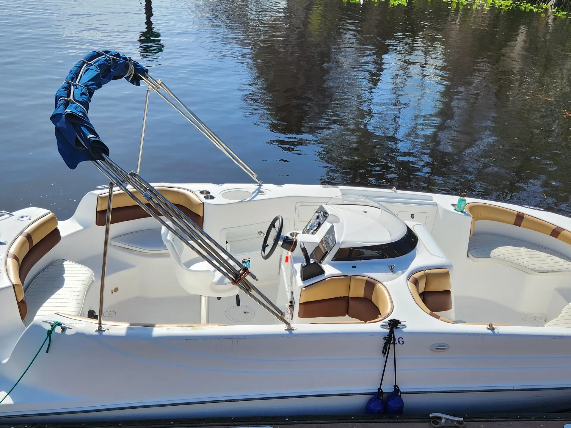 22ft Cobia, Great family/fishing/tubing boat 10ppl Capacity