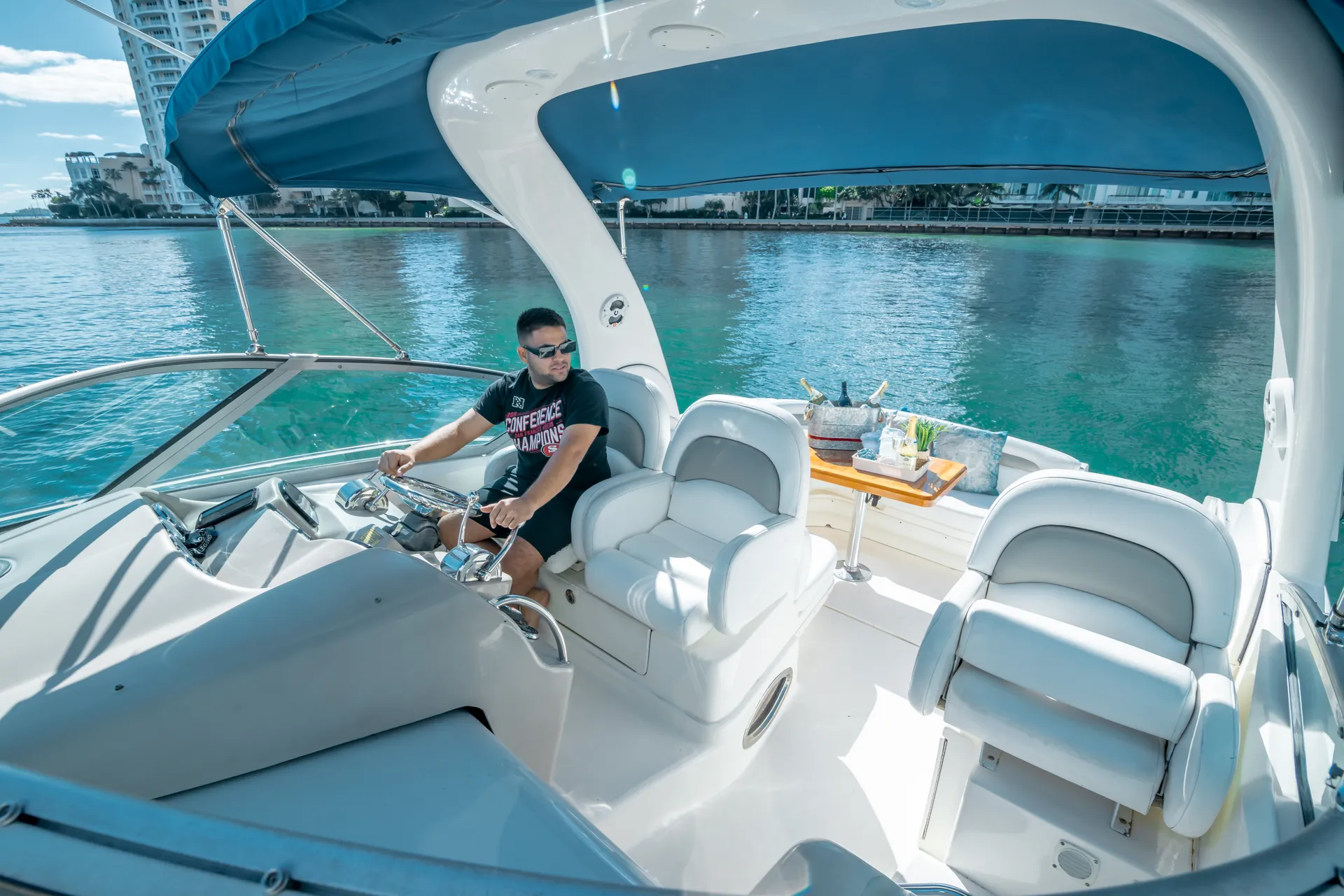 Sea Ray Boats 38 Sundancer in Miami, FL — photo 8