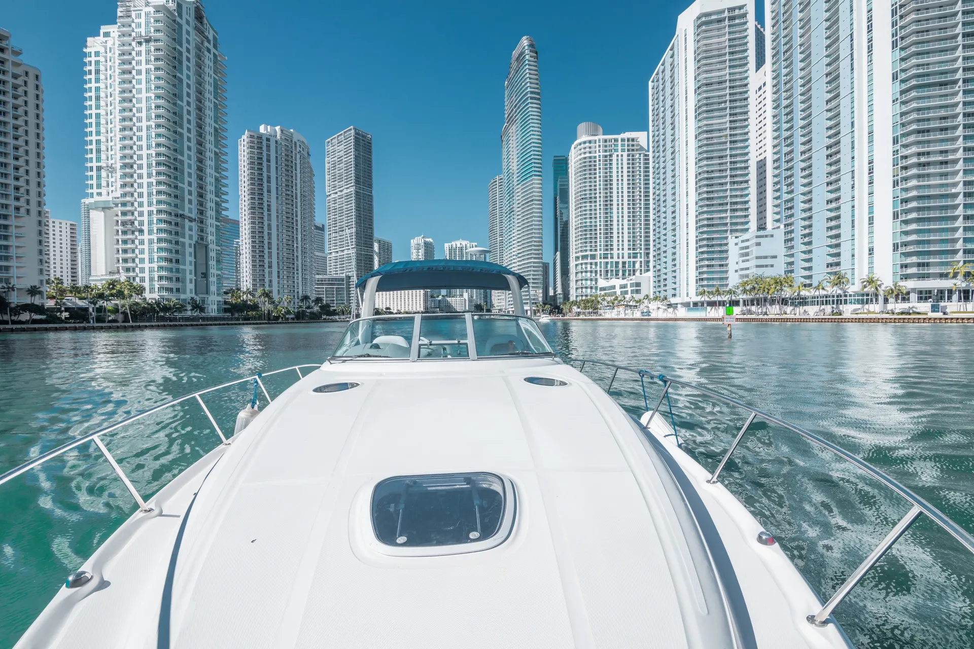 Sea Ray Boats 38 Sundancer in Miami, FL — photo 7