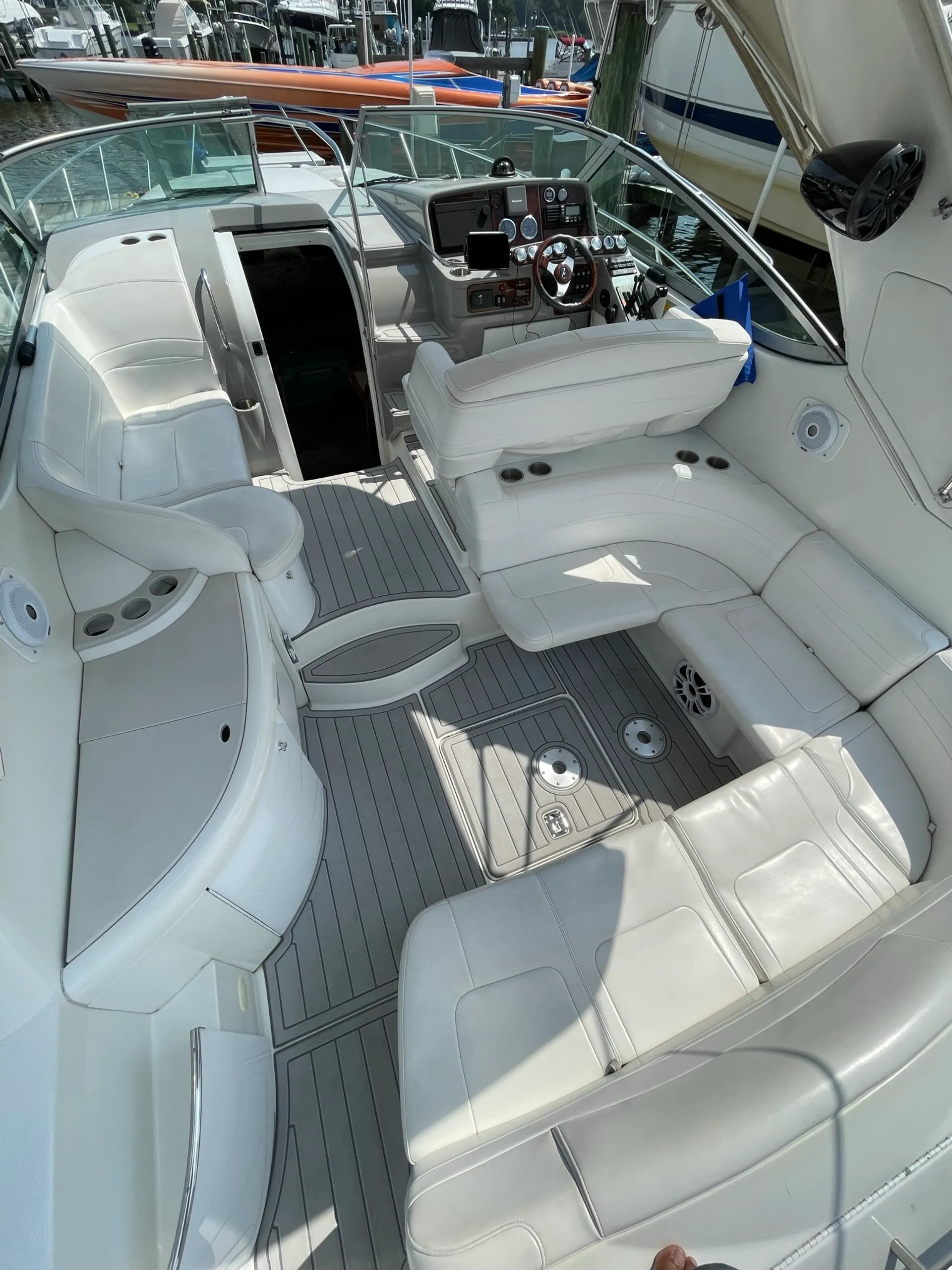 Formula by Thunderbird 37 Performance Cruiser in Edgewater, MD — photo 2