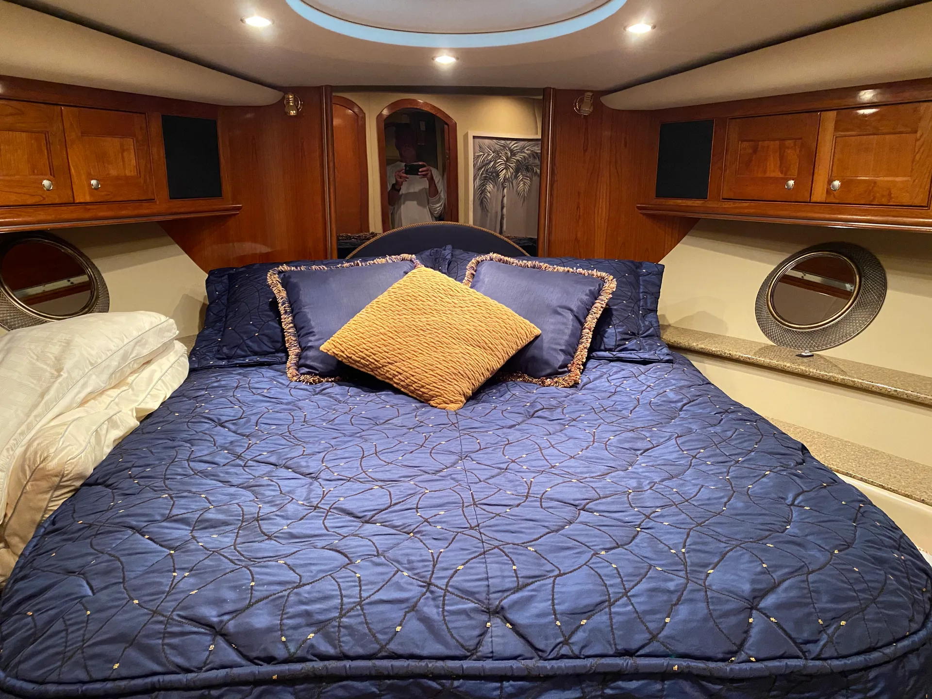 Cruisers Yachts 540 Express V-Drive in Knoxville, TN — photo 4