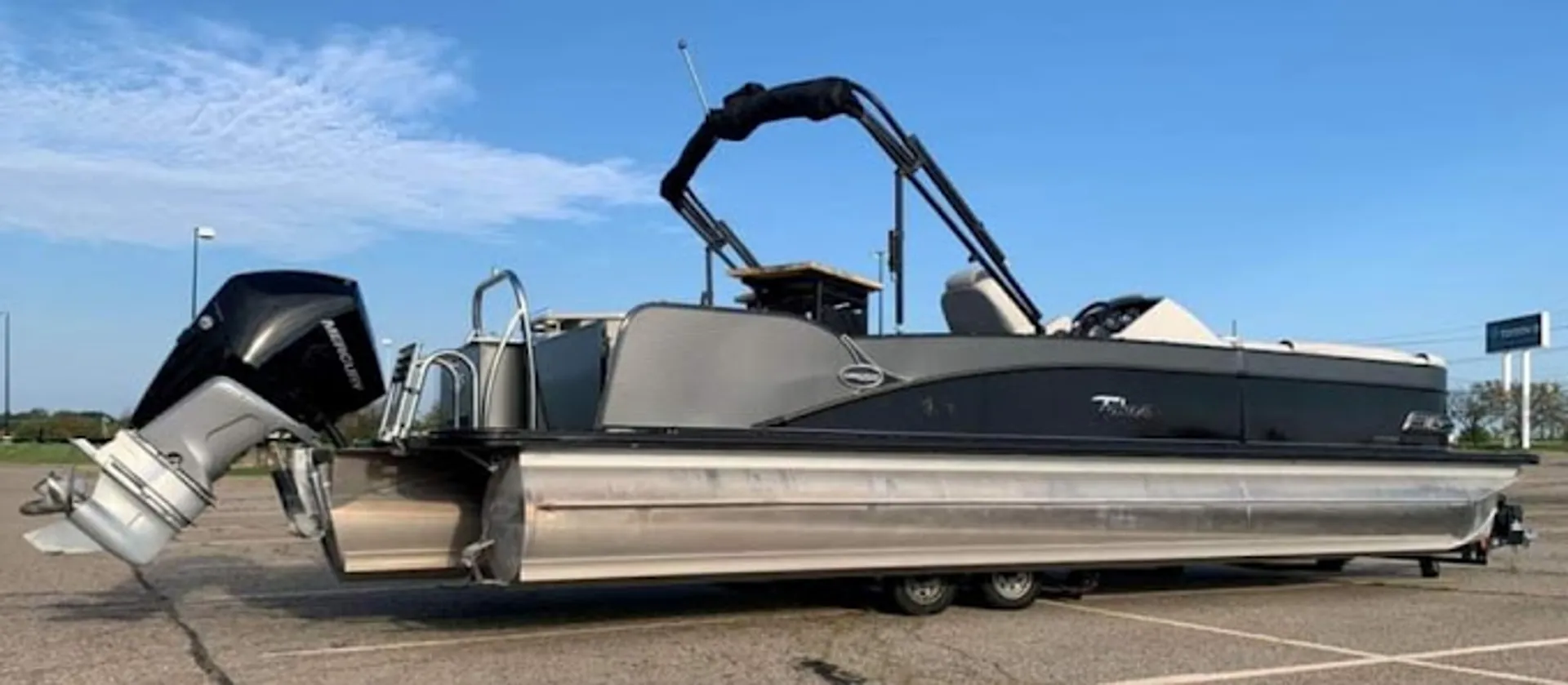 30’ 250hp Custom Party Barge. Free add on 15’ Lilly pad, cooler w Ice 