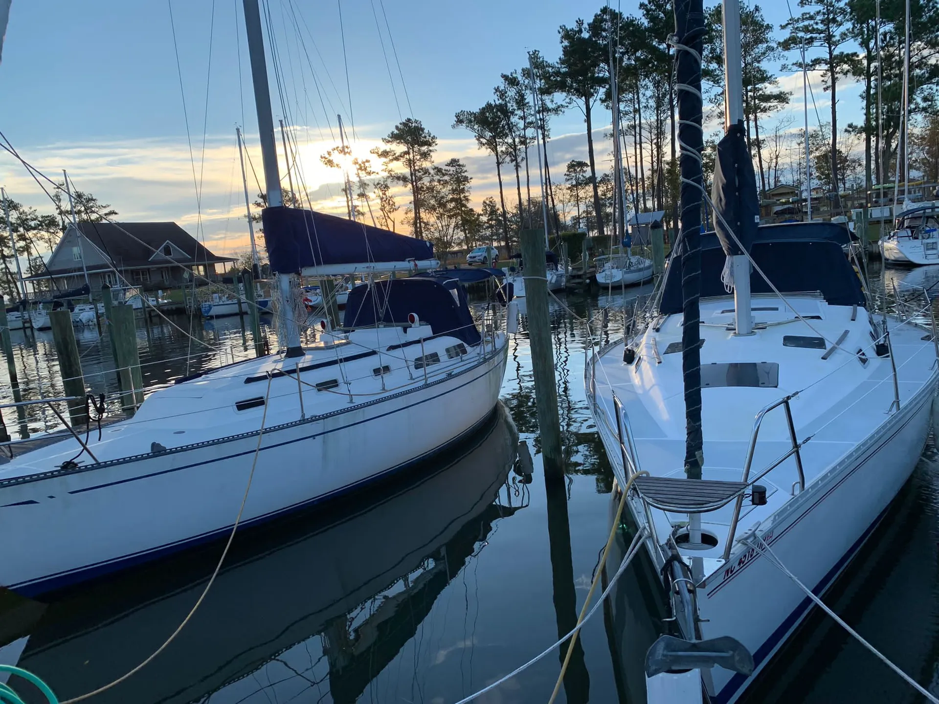 38' Hunter Parrott Ship in Oriental, NC!
