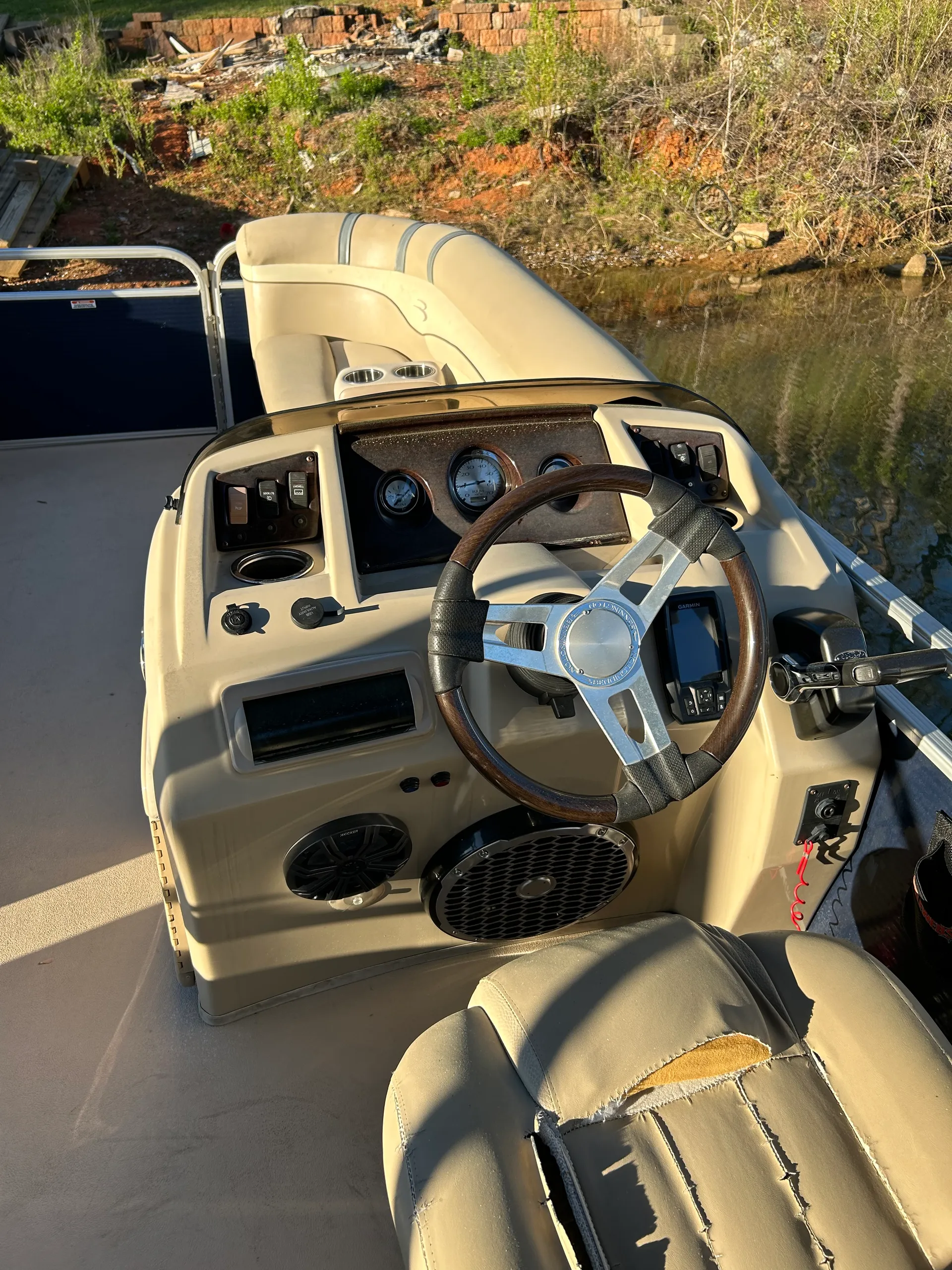 Bennington Marine 2250GSR in Lake Wylie, SC — photo 6