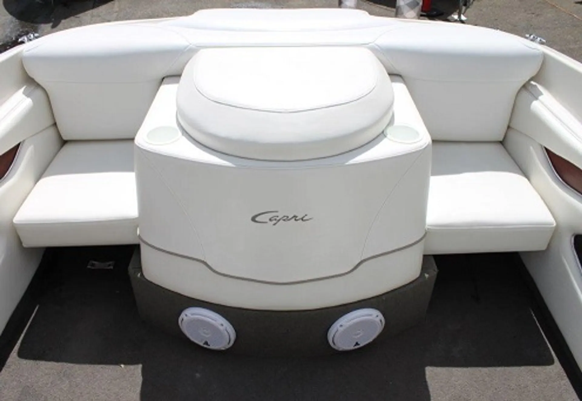 Bayliner 2050 Capri BR  in El Dorado Hills, CA — photo 8