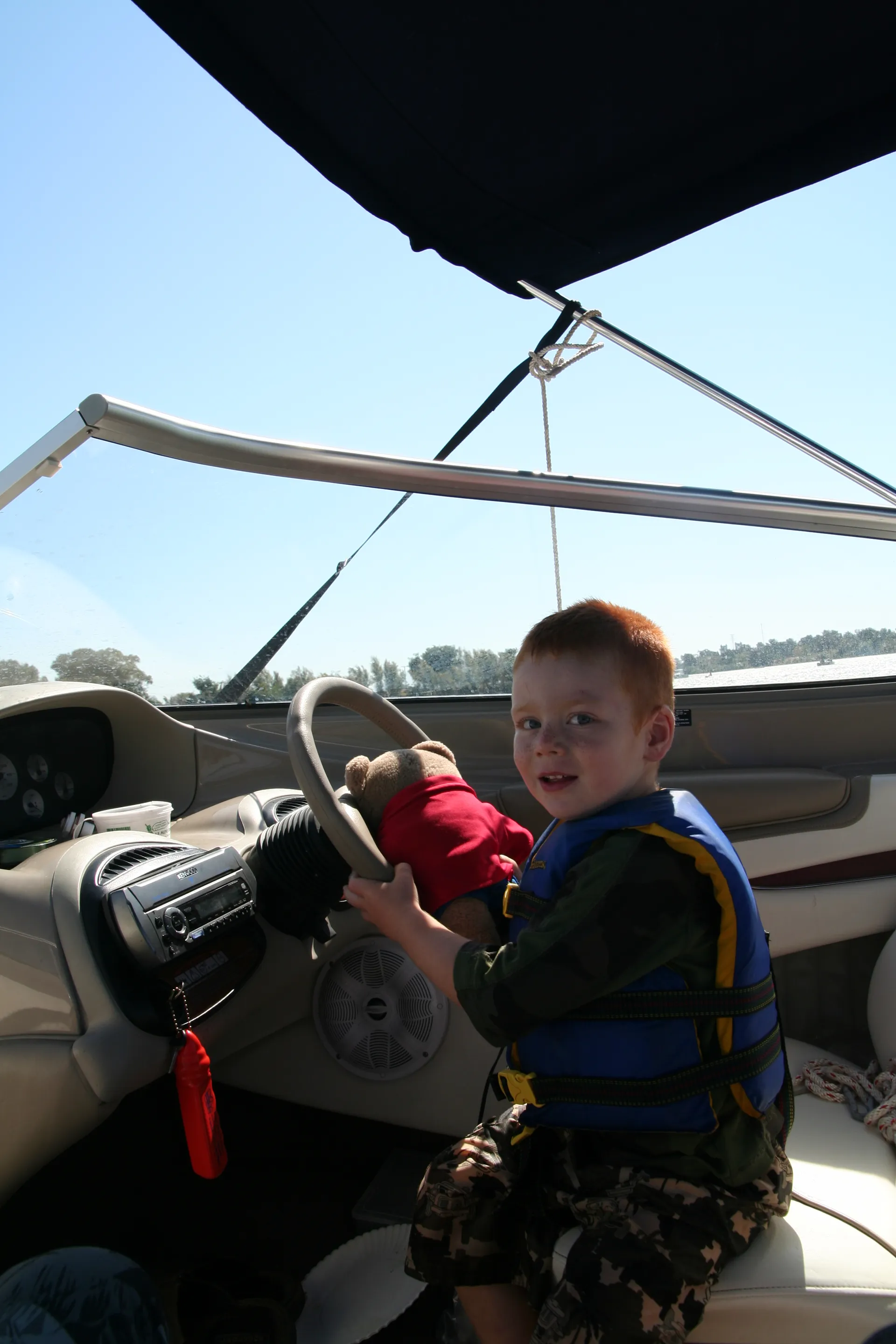 Sacramento Area FUN! Tubing, Wakeboarding, Cruising, Fishing 