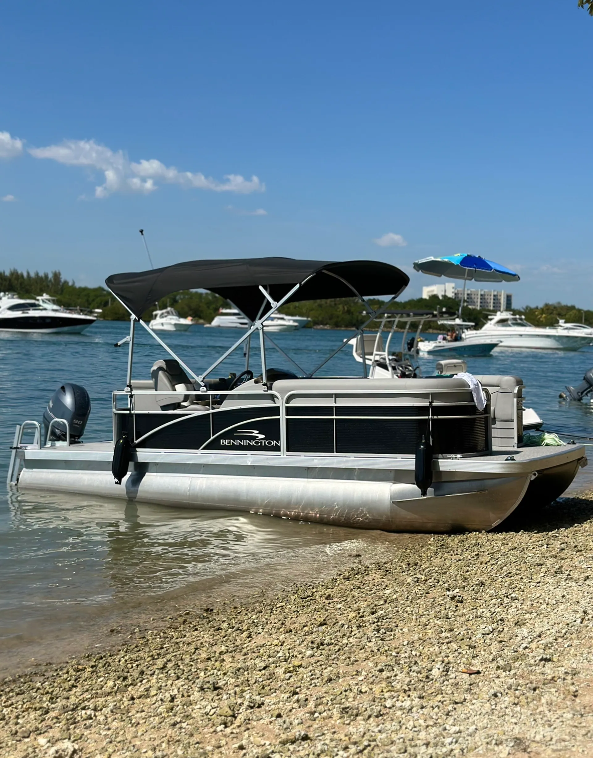 BENNINGTON MARINE 20 SL in Hallandale Beach, FL — photo 5