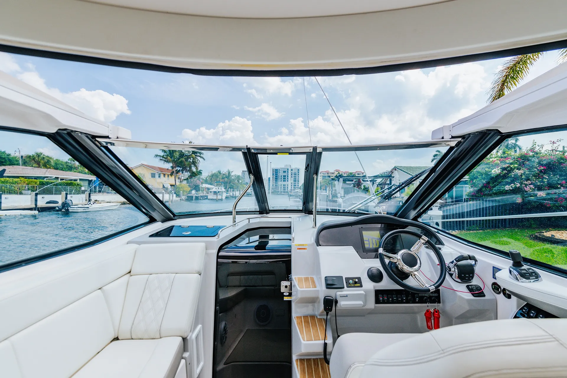 REGAL BOATS 35 SPORT COUPE W/JOYSTICK in Pompano Beach, FL — photo 9