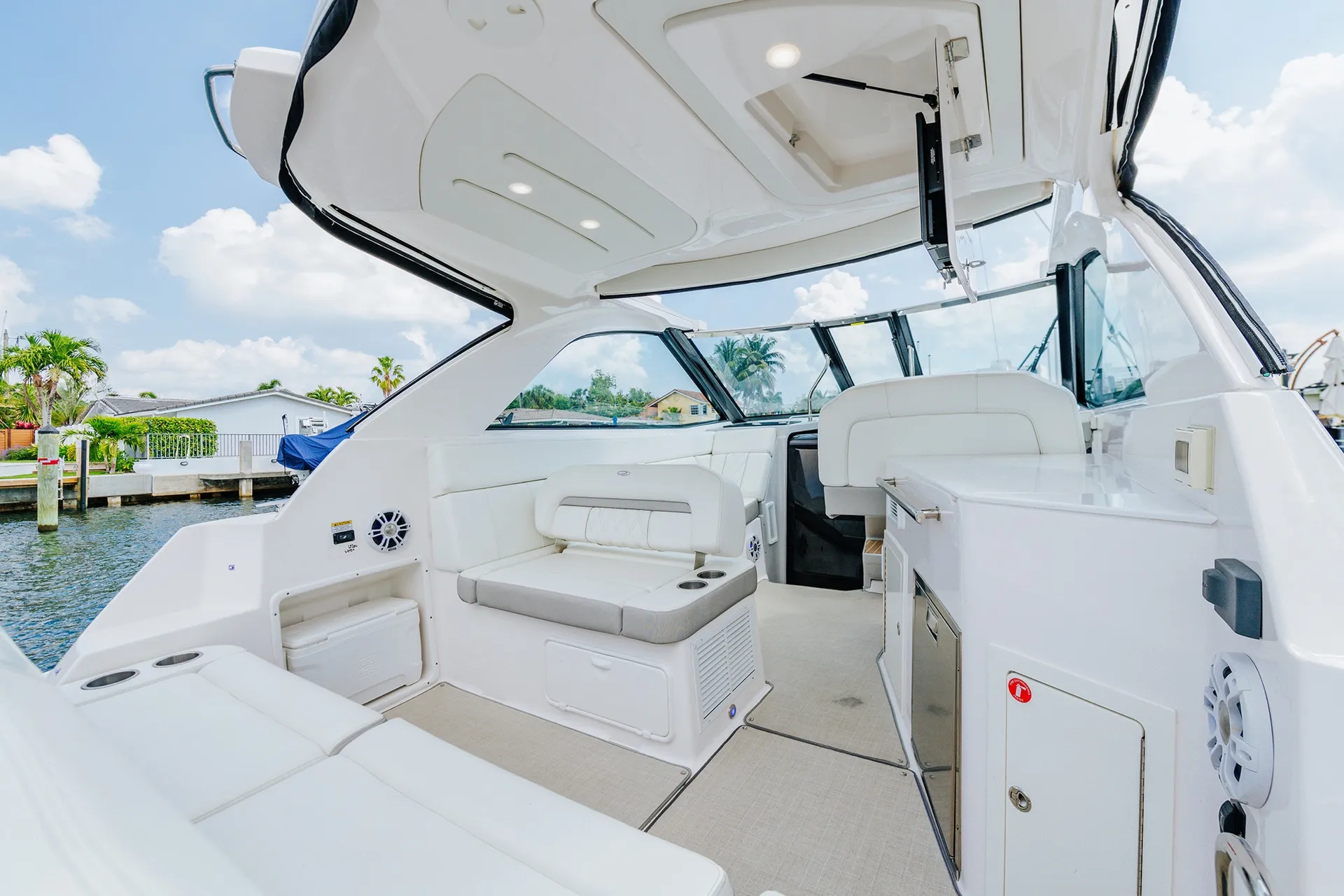 REGAL BOATS 35 SPORT COUPE W/JOYSTICK in Pompano Beach, FL — photo 8