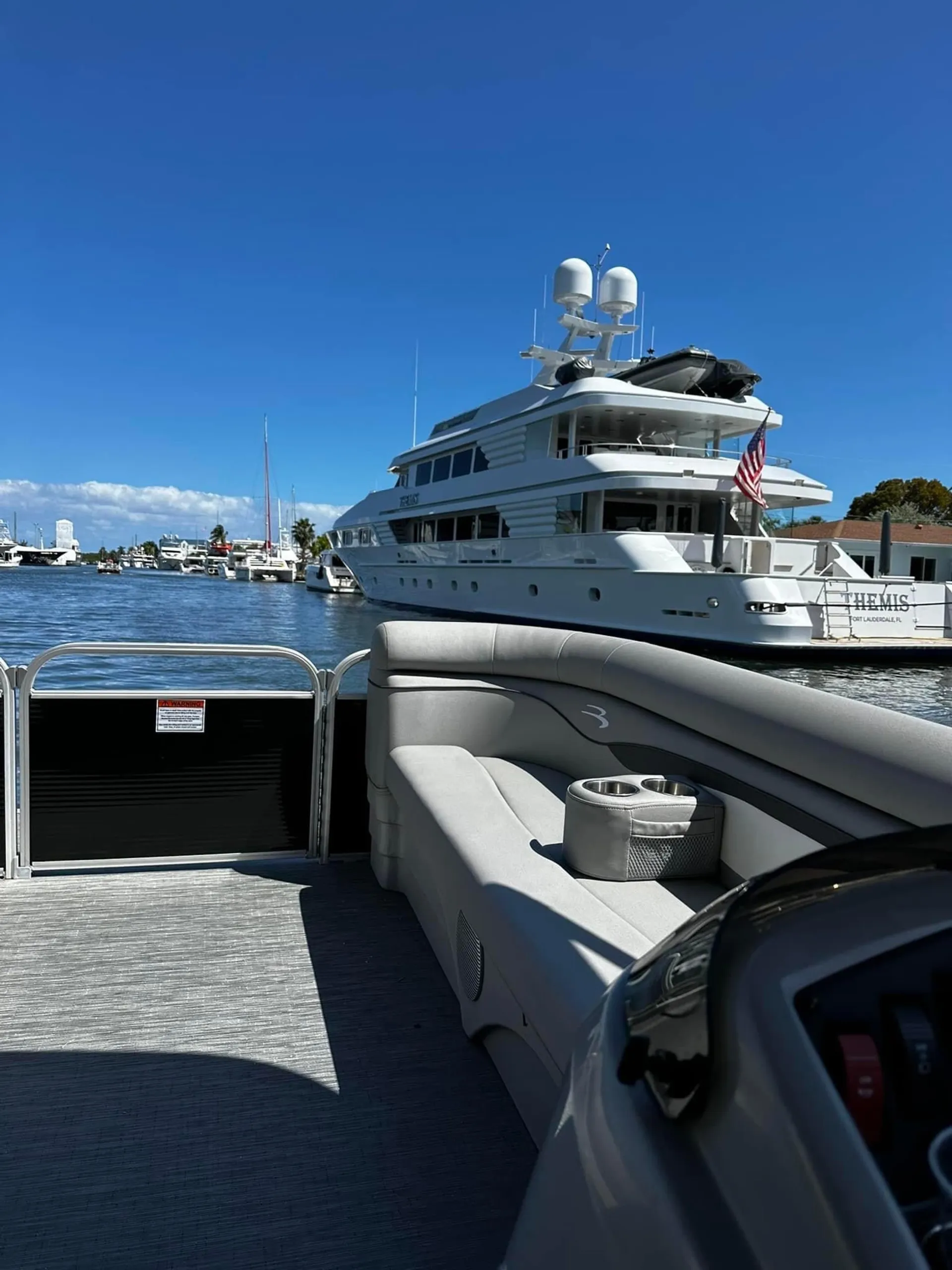 BENNINGTON MARINE 20 SL in Hallandale Beach, FL — photo 8