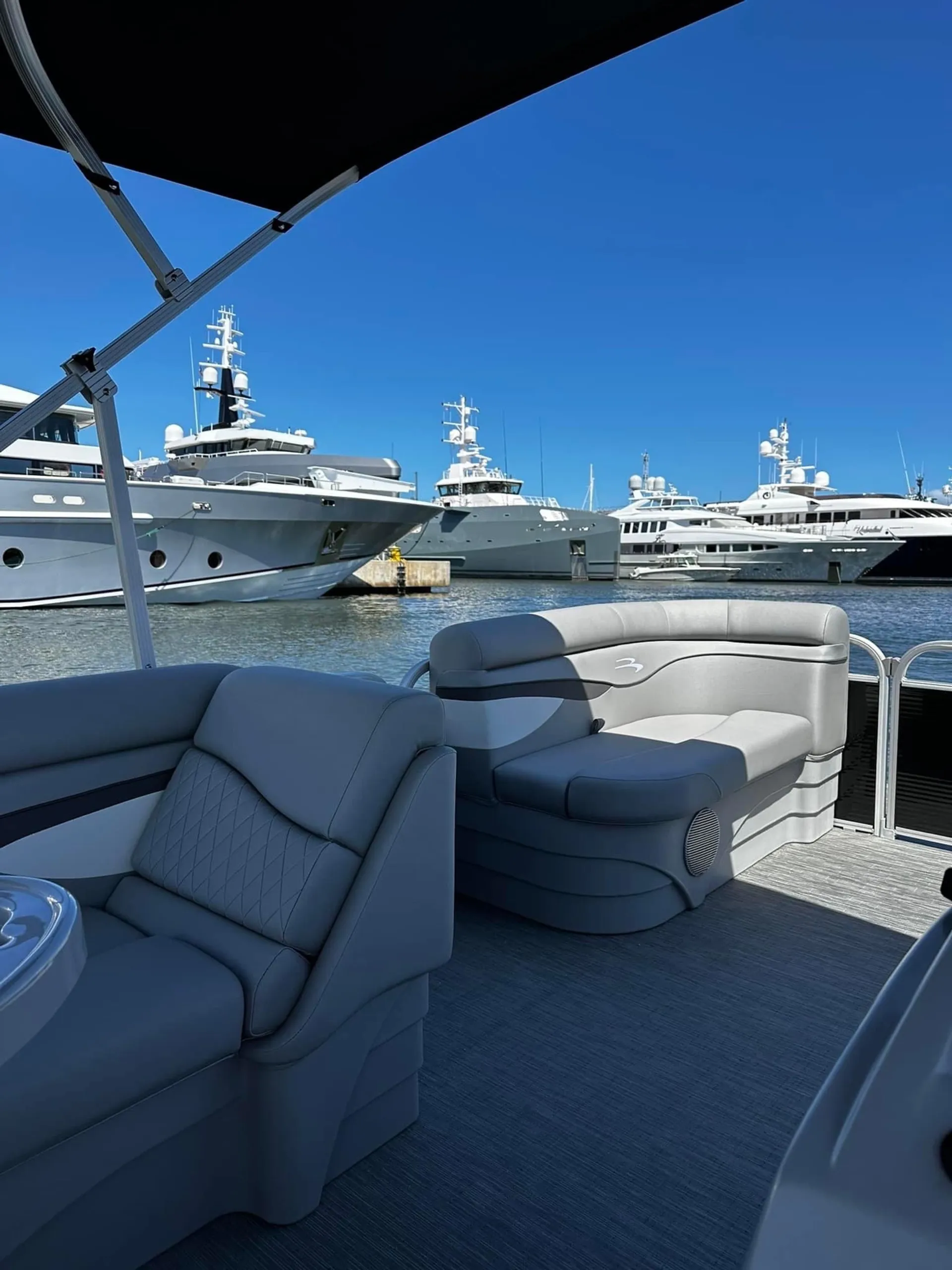 BENNINGTON MARINE 20 SL in Hallandale Beach, FL — photo 9