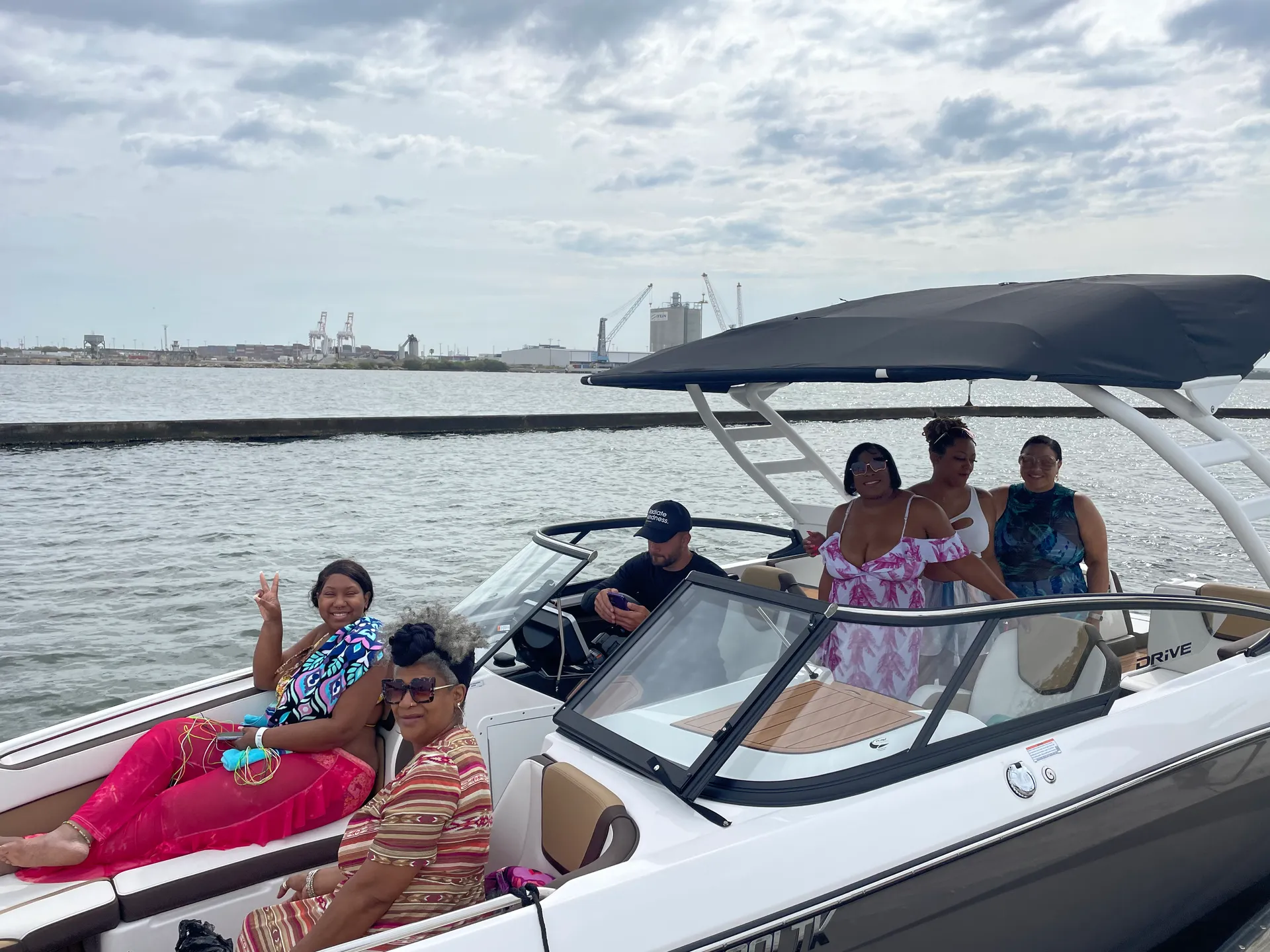 Tampa’s finest. “Pier Pressure” 25’ Yamaha Jet Boat