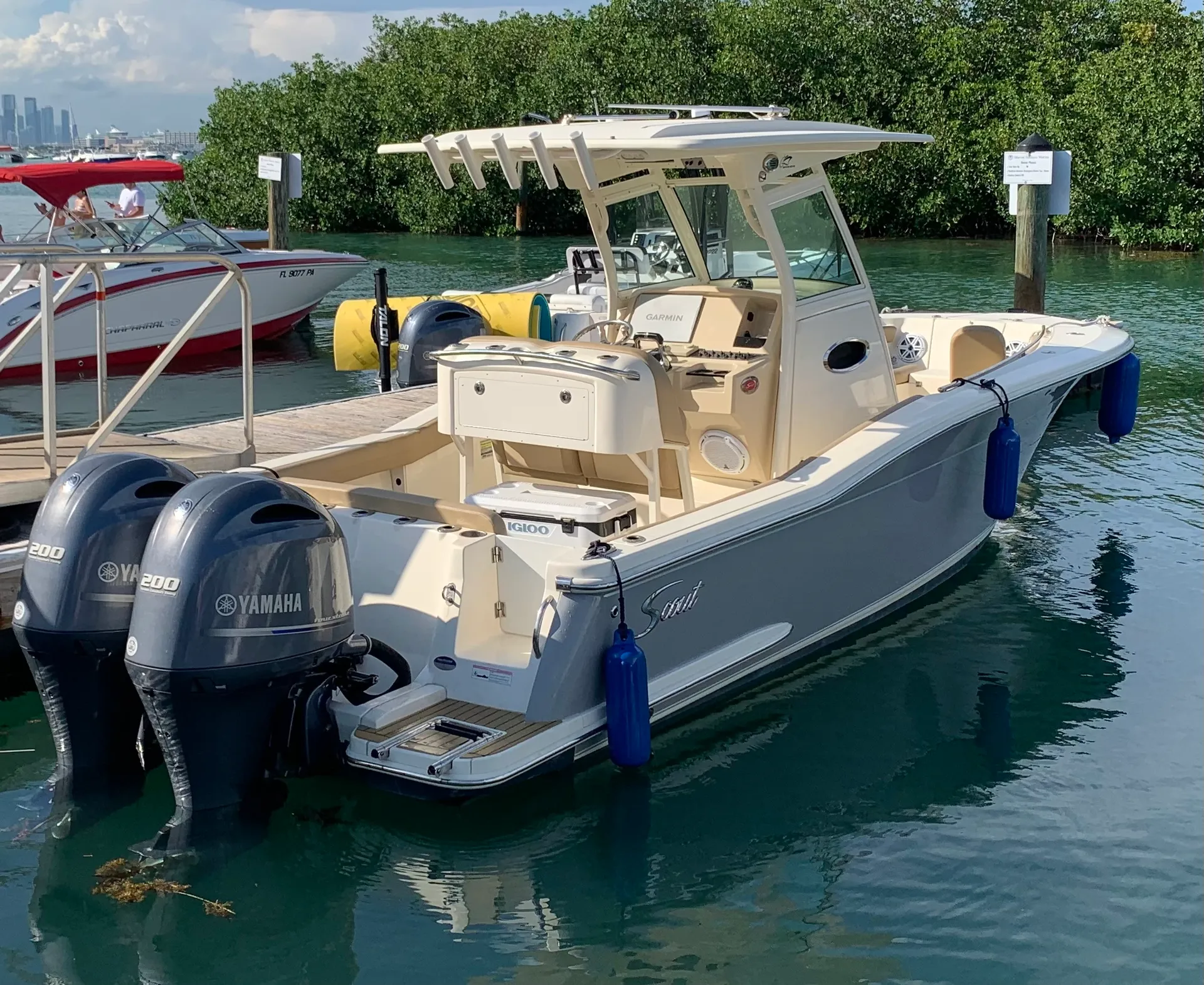 Scout Boats 255 LXF in Key Biscayne, FL — photo 4