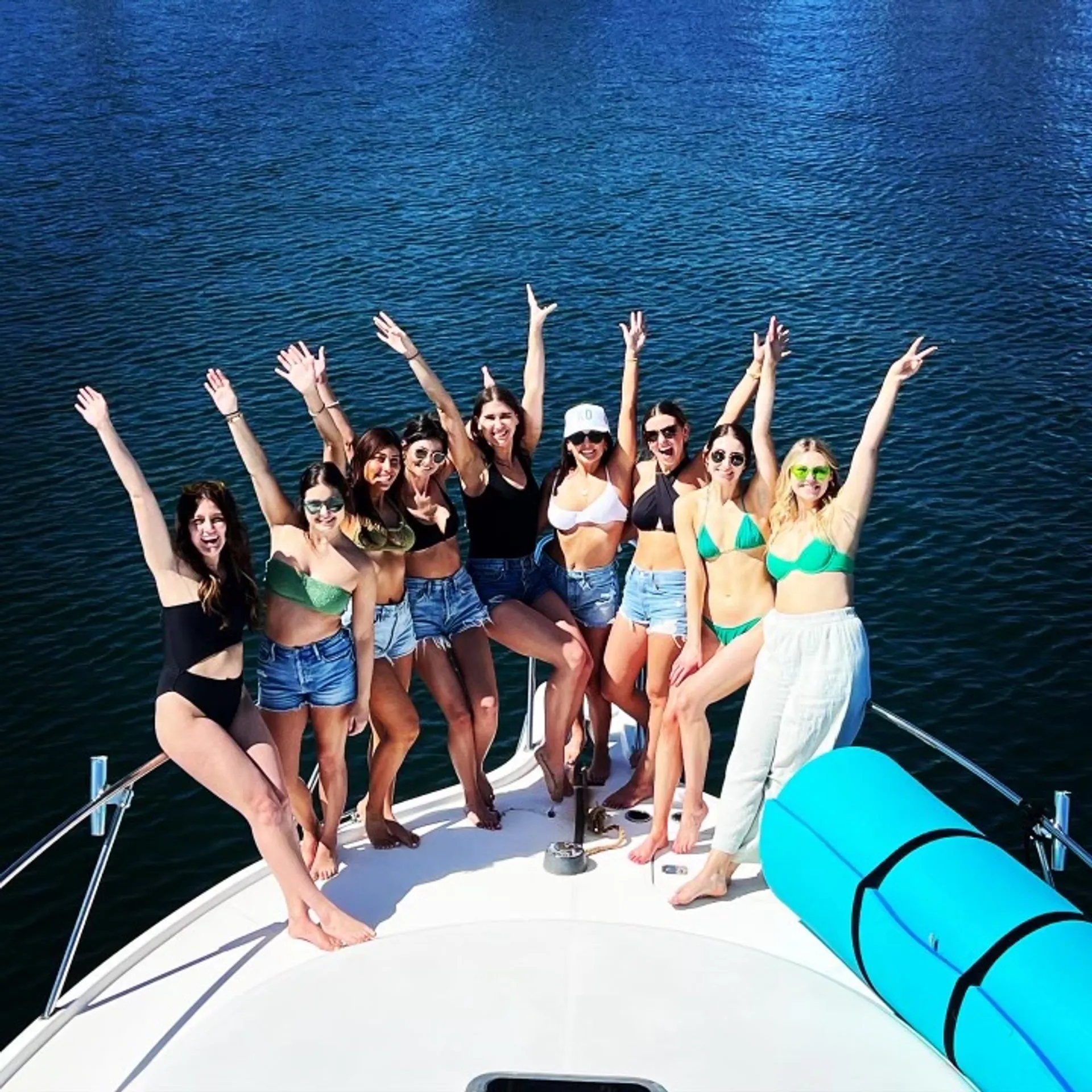 Chillest Party Yacht 🎵🍹🍸🥂🍾🛥️👙🏝️in SD Bay Up To 12ppl $300/hr