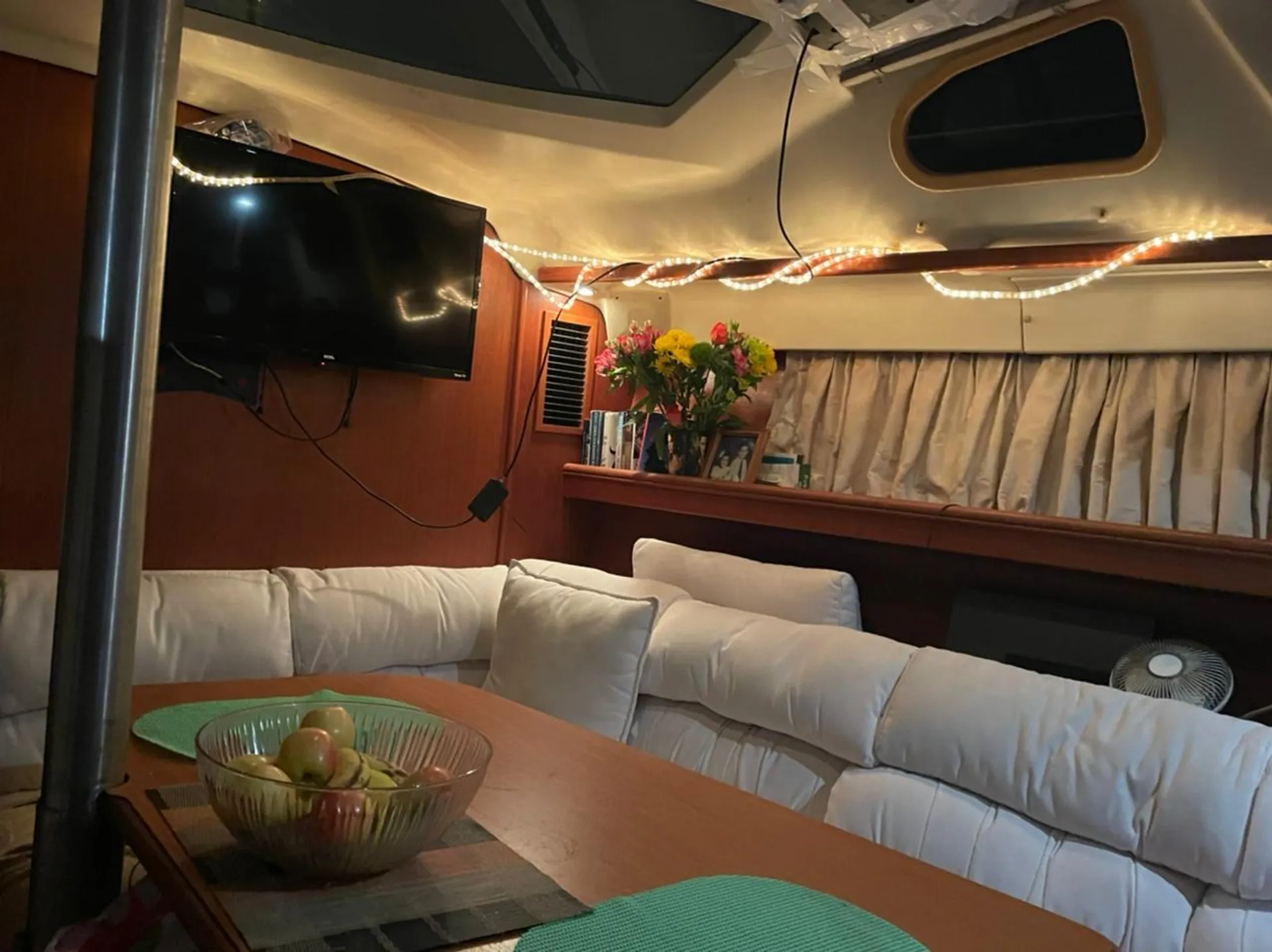 Cruise the waterways of Fort Lauderdale - WPB - $160/Hr -$26/Person