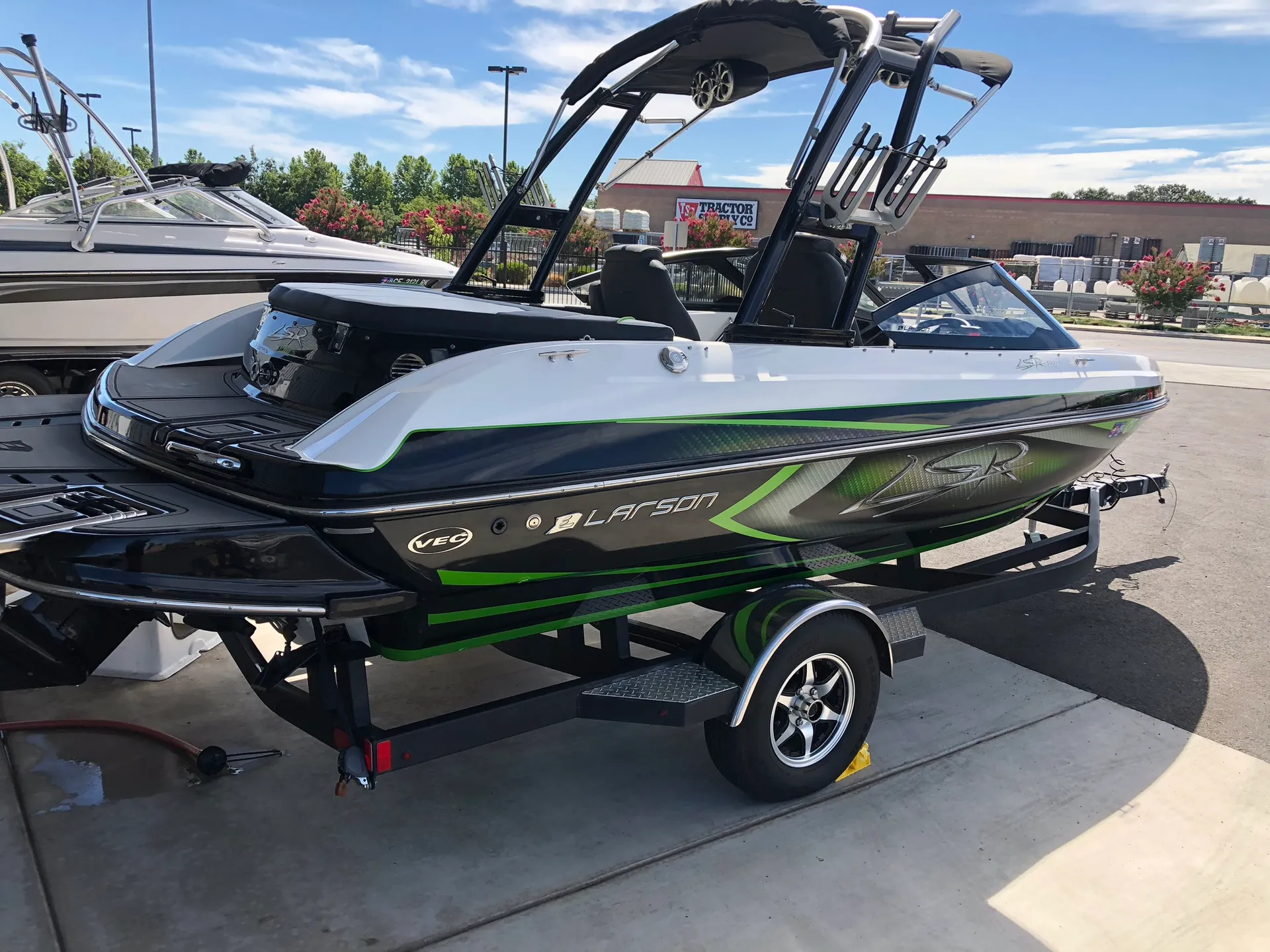 Larson Boats LSR 2000  in Roseville, CA — photo 3