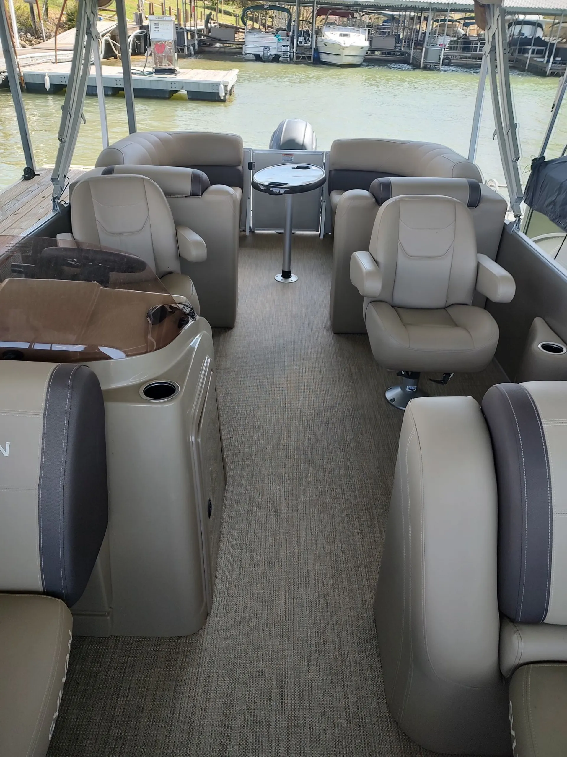 Pontoon Boat Rental on Melton Hill Lake in East Tennessee