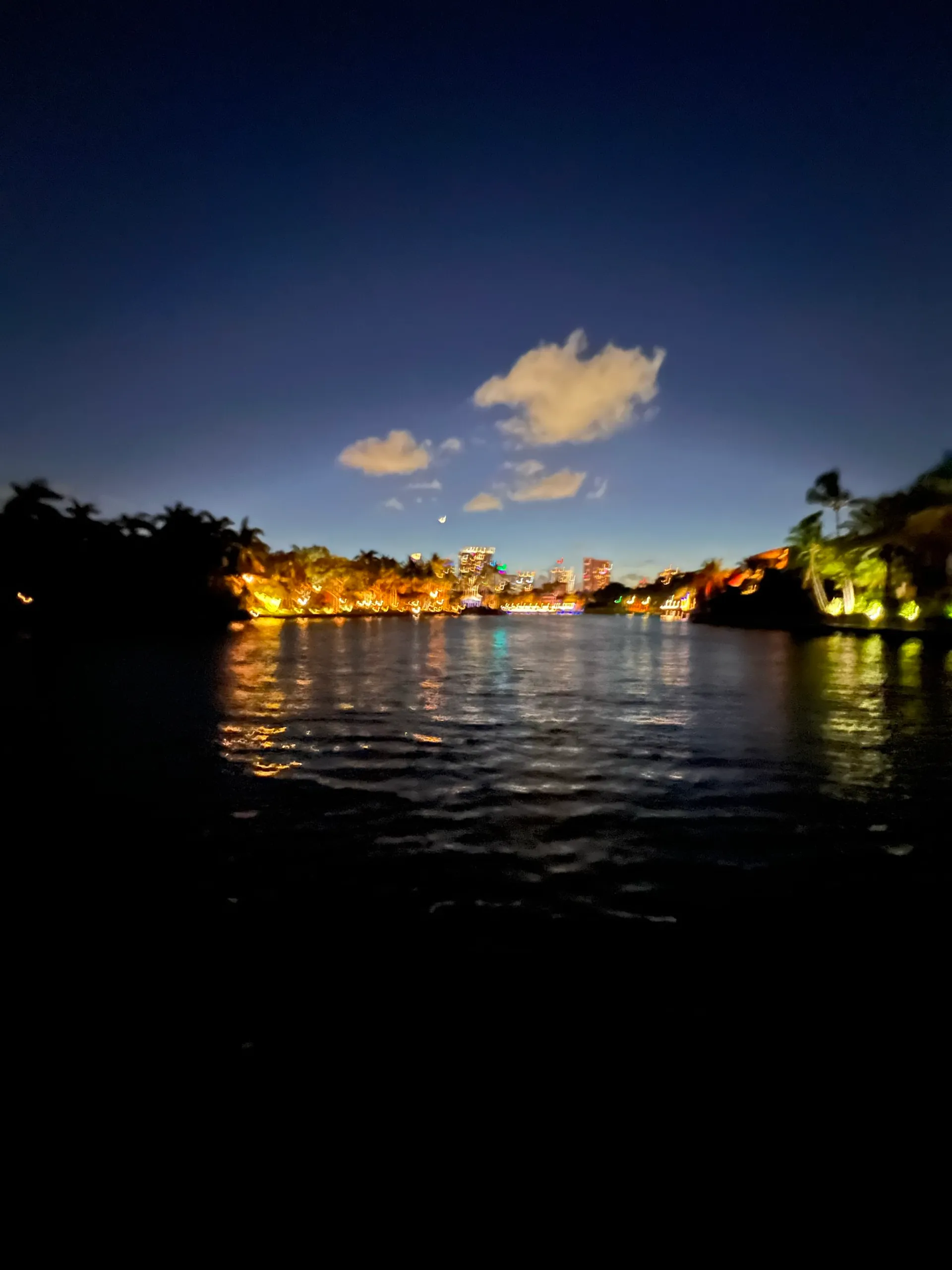 Comfortable and spacious 28’ Pontoon 