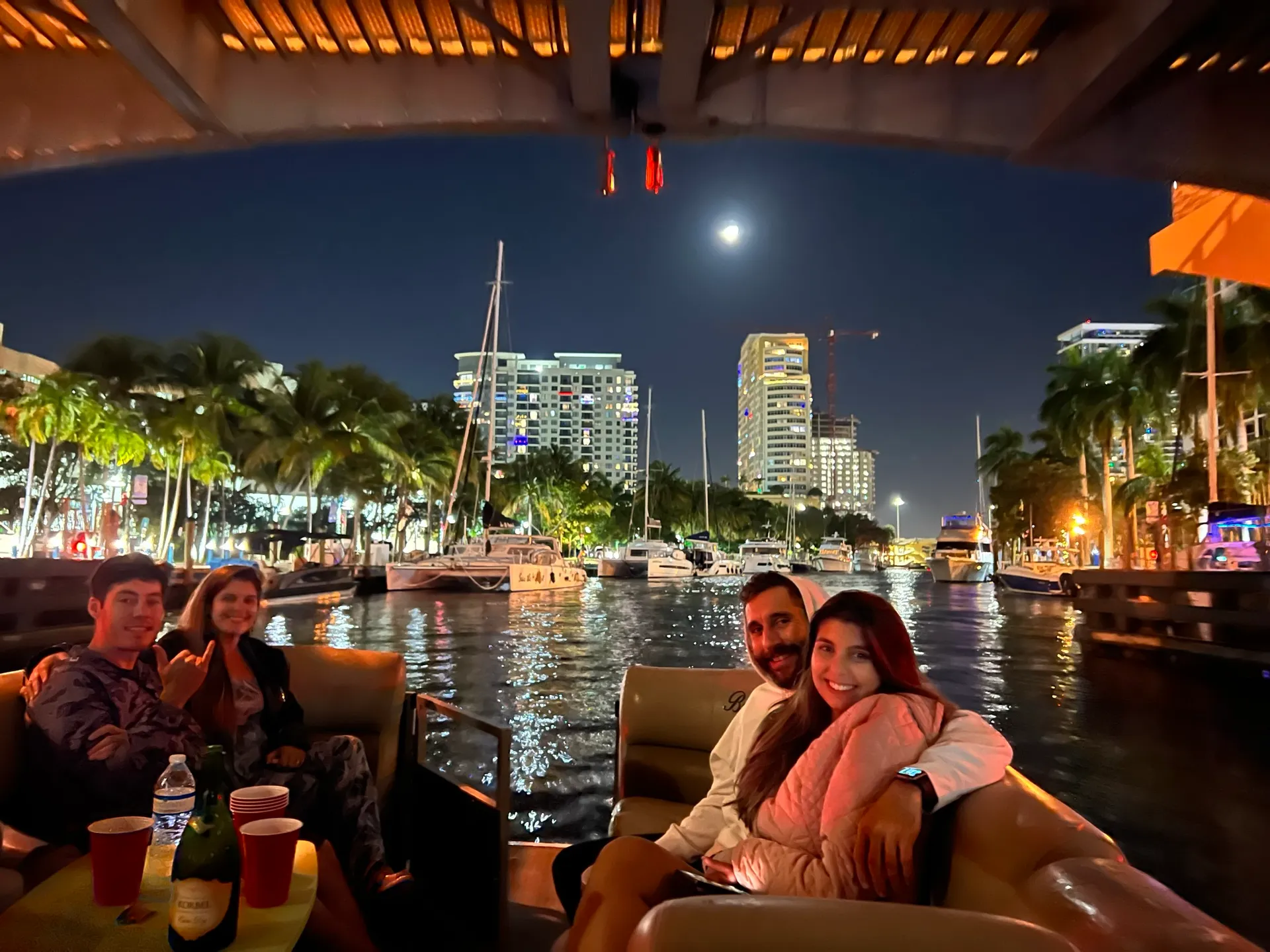 Comfortable and spacious 28’ Pontoon 