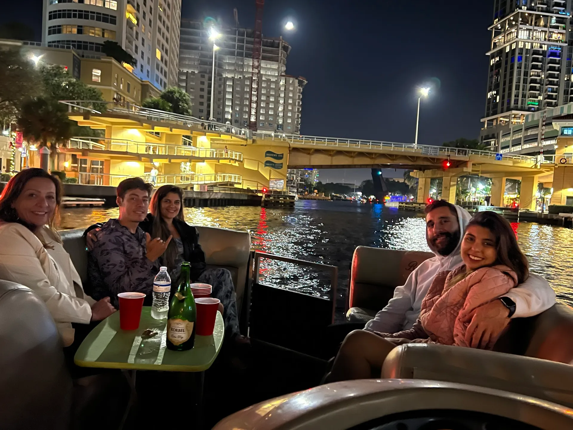 Comfortable and spacious 28’ Pontoon 