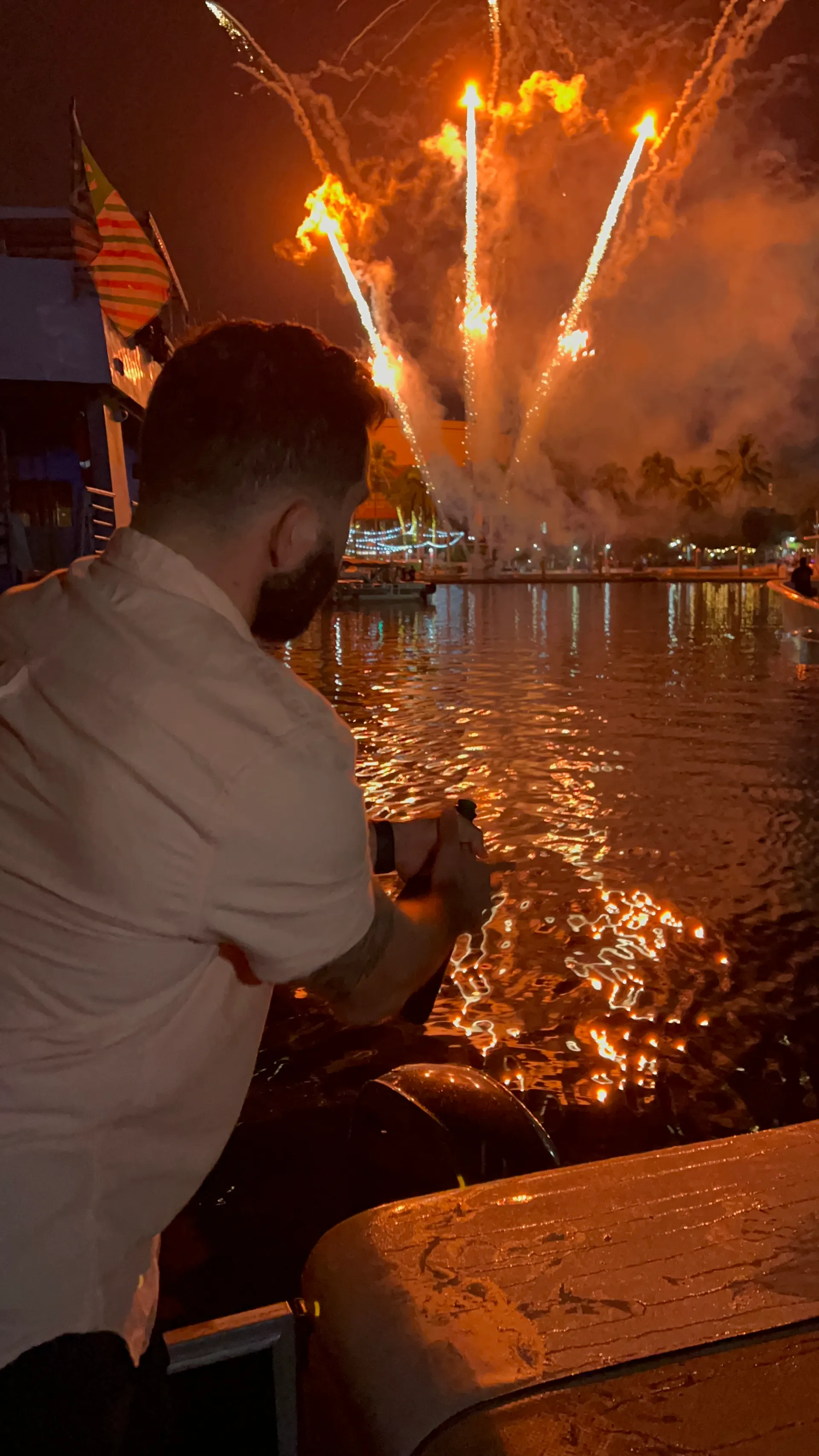 Comfortable and spacious 28’ Pontoon 