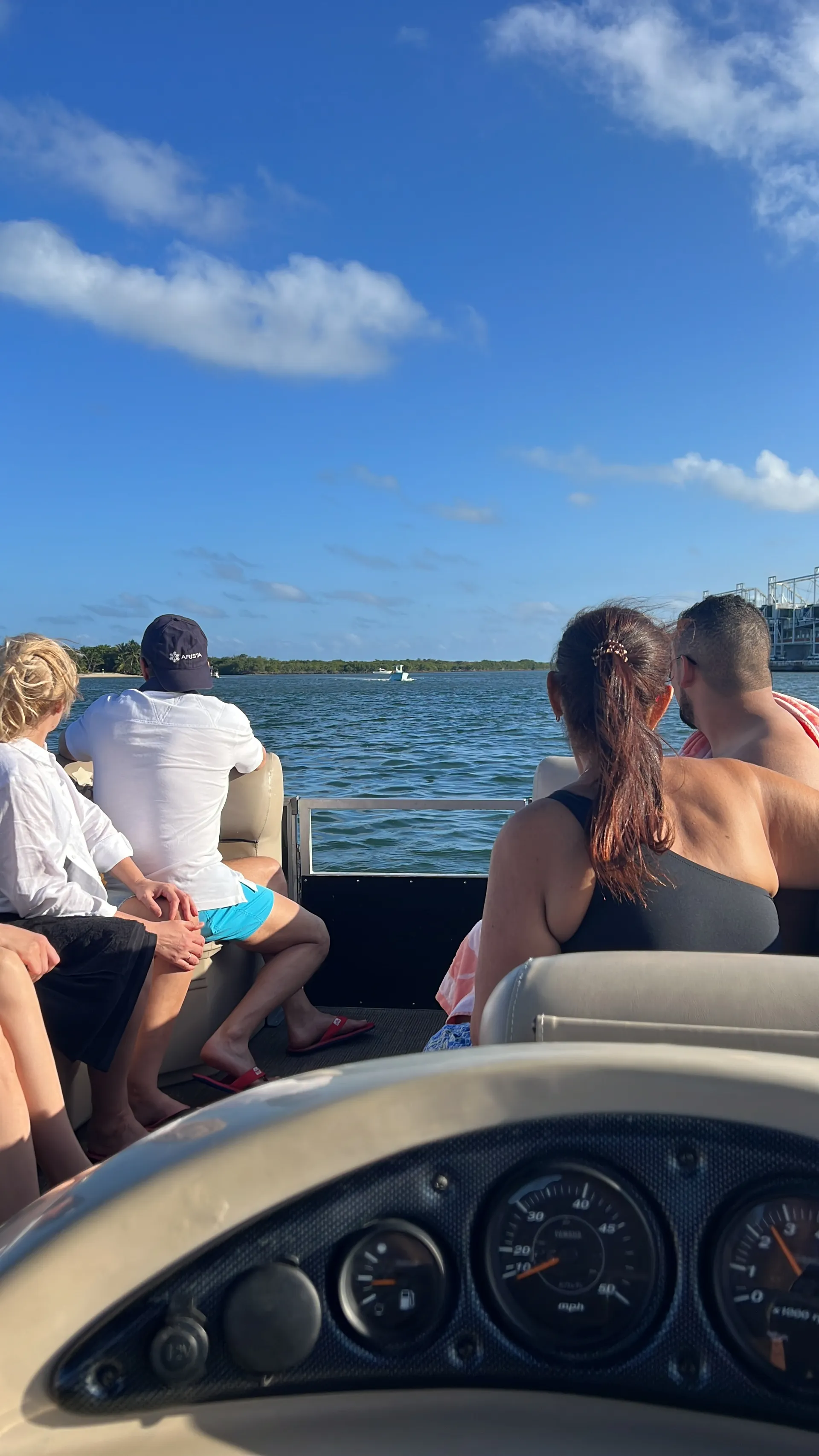 Comfortable and spacious 28’ Pontoon 